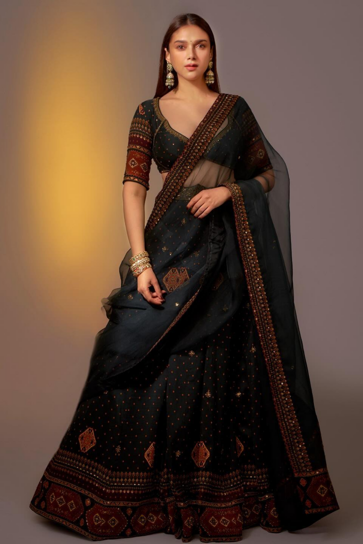 Aditi Rao Hydari in Jigar Mali