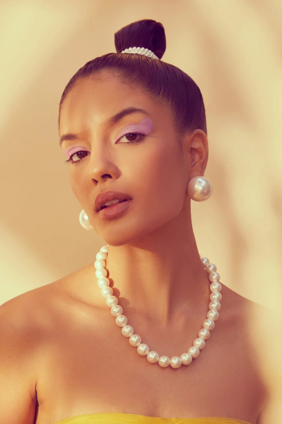 Classic Single White Necklace