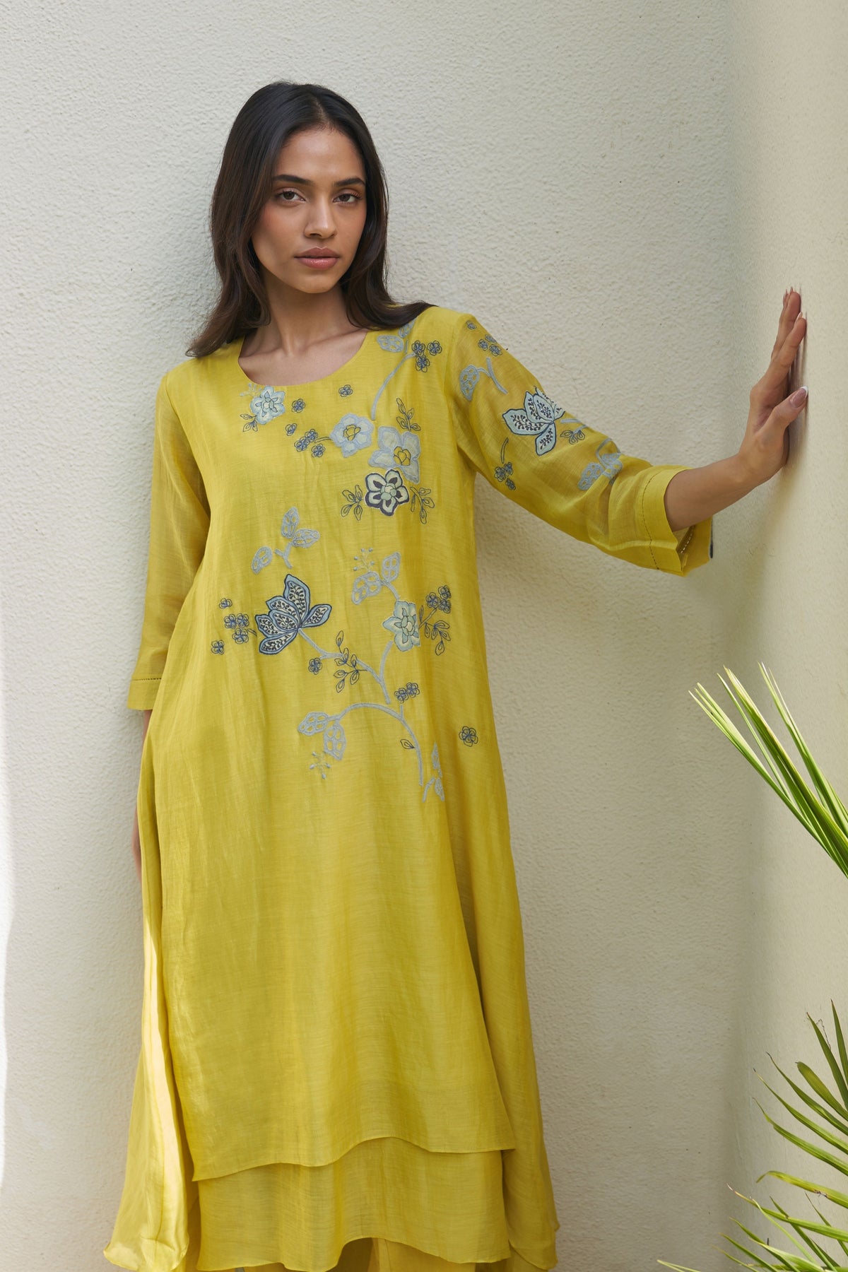 Daffodil Applique Kurta With Pants