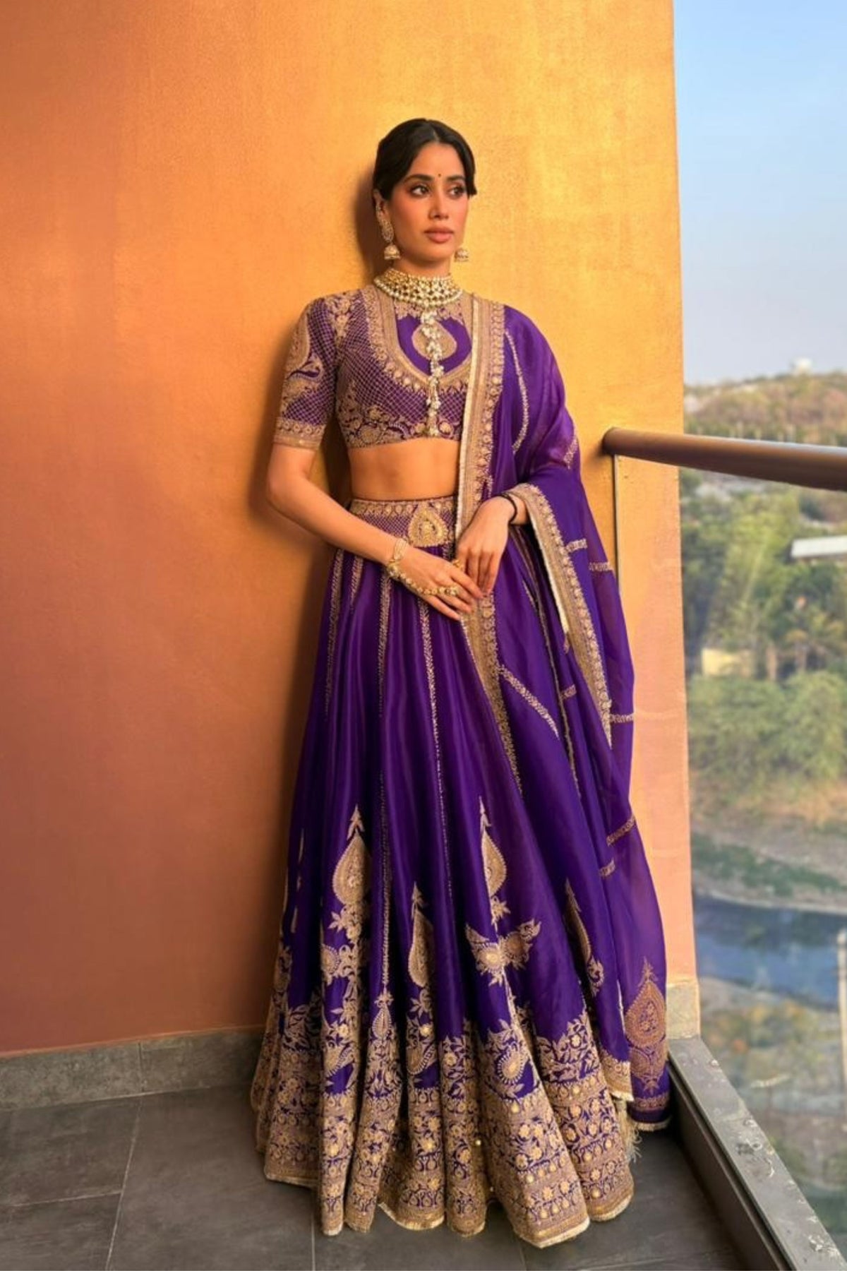 Janhvi Kapoor in Anamika Khanna