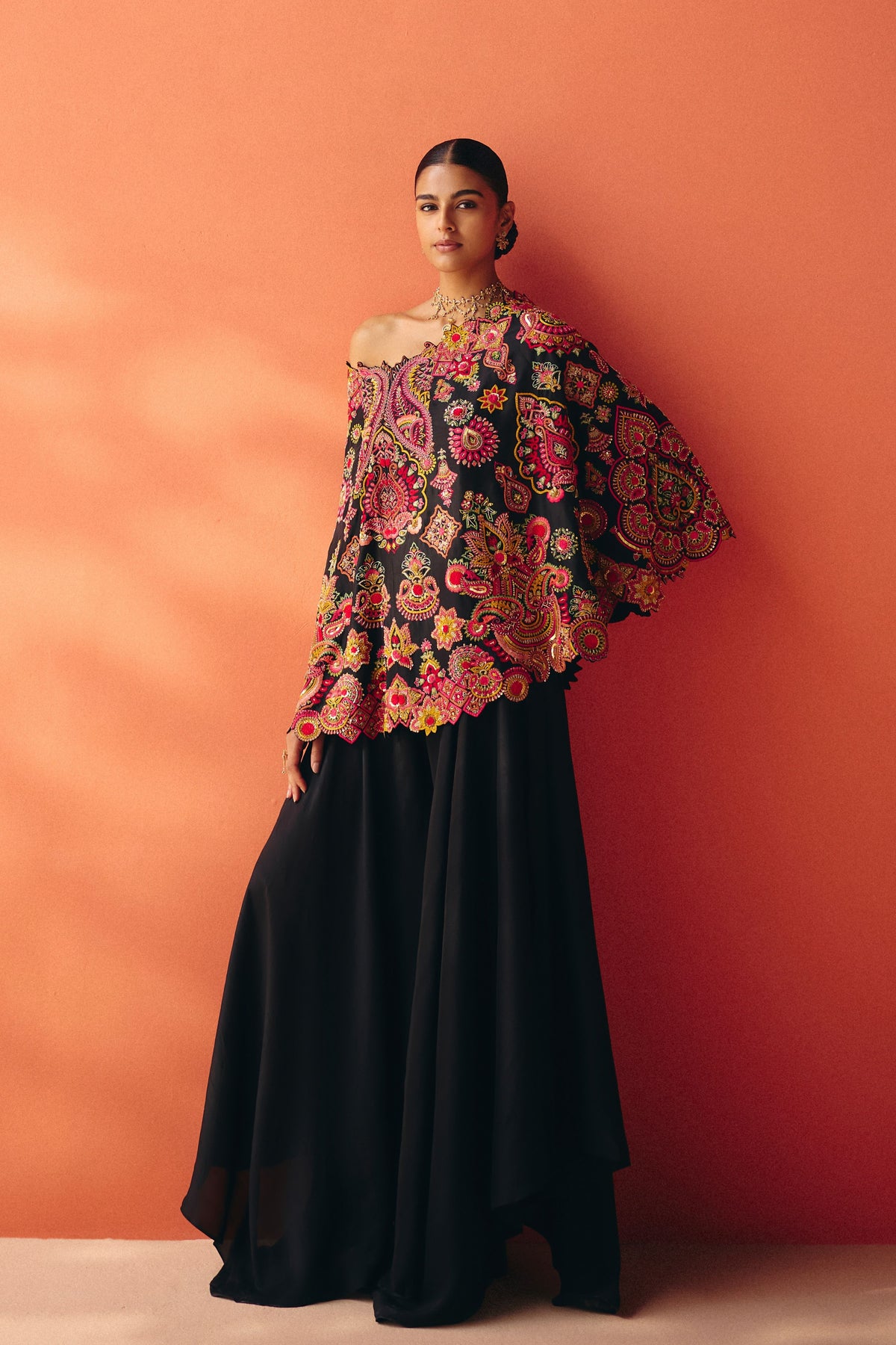 Sahasra Cape Set