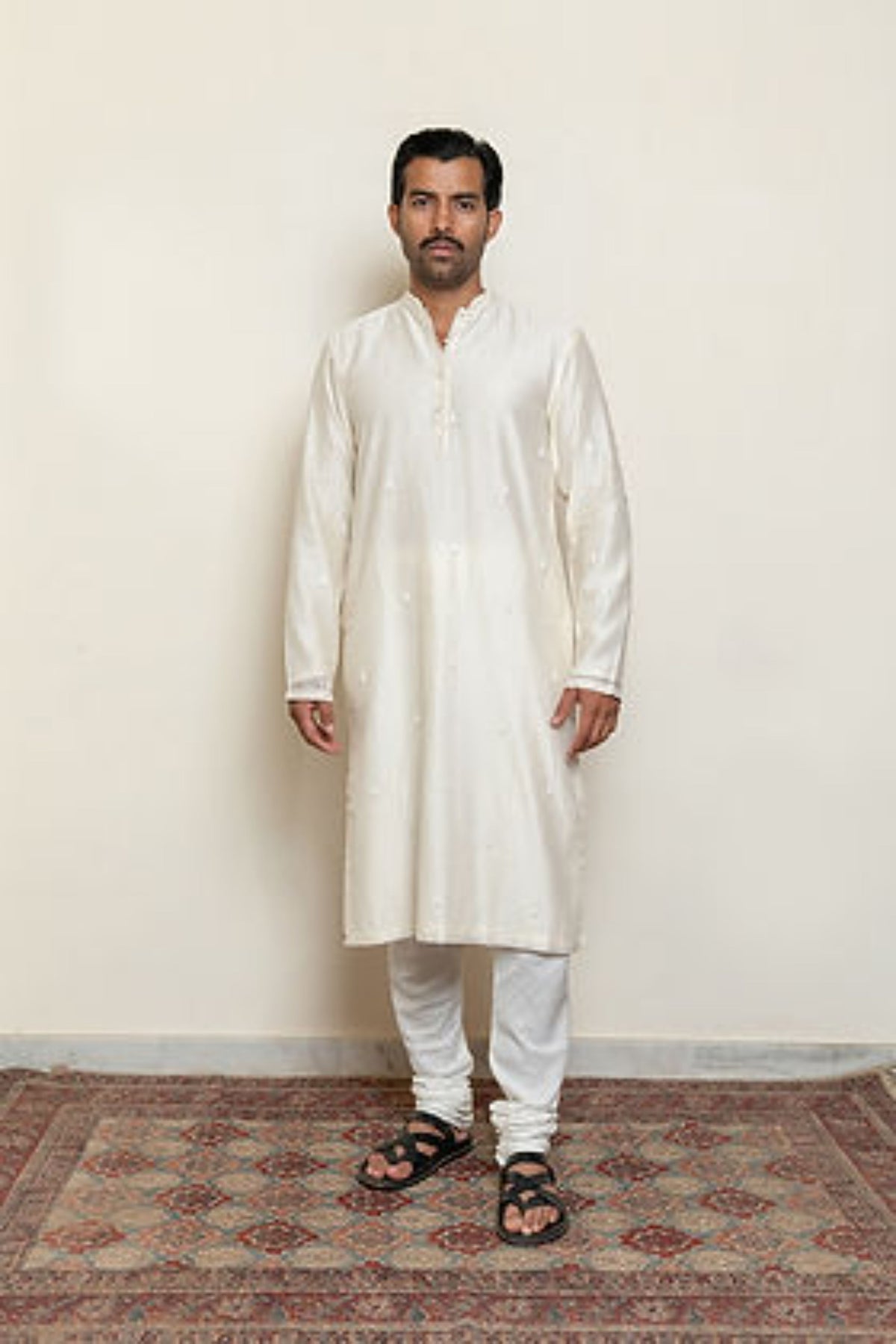 Ivory Sarv Kurta