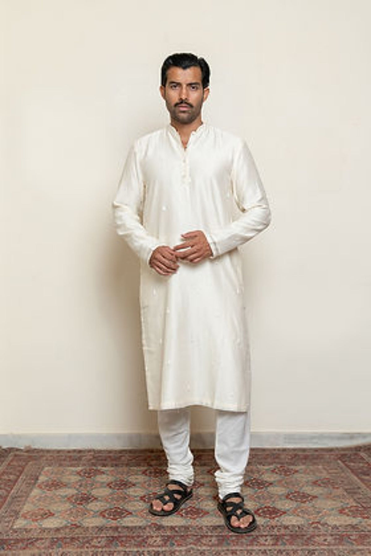 Ivory Sarv Kurta