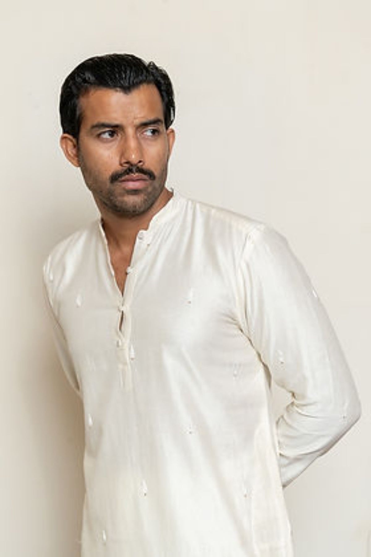 Ivory Sarv Kurta