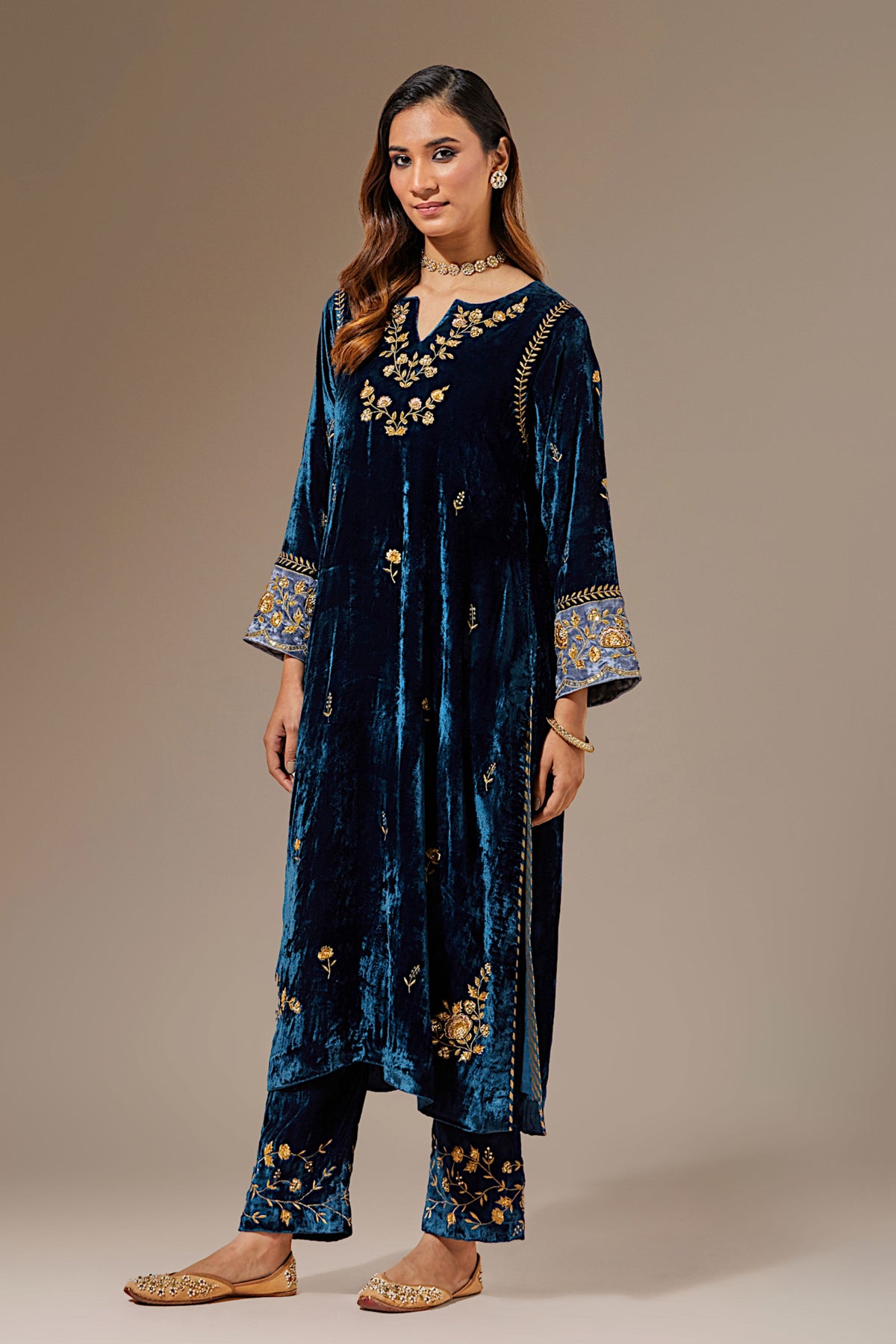 Blue Velvet Hand Embroidered Contrast Sleeve Kurta