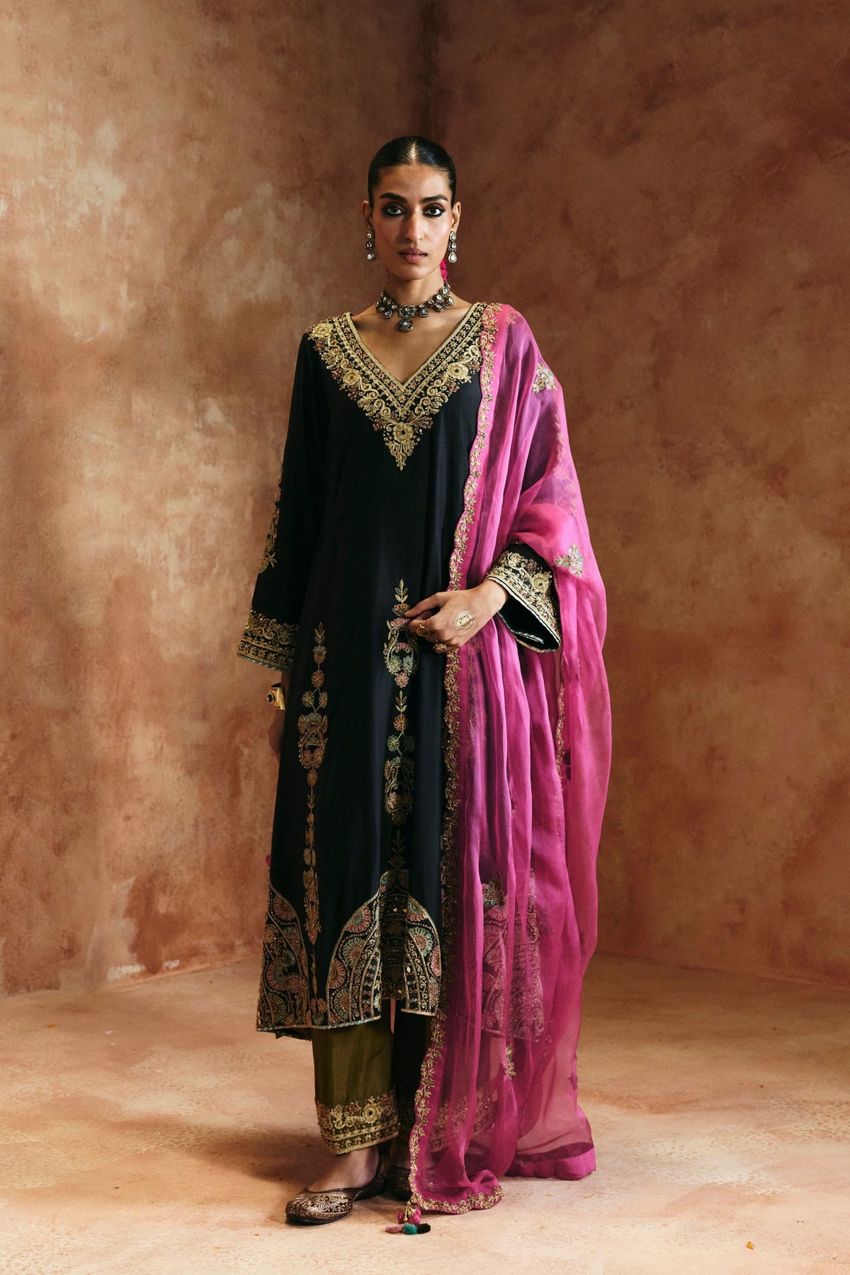 Zardozi Sindh Back Kurta Set