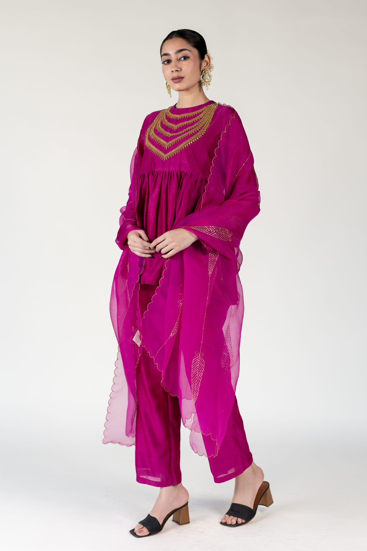 Magenta Pink Shama Odhani