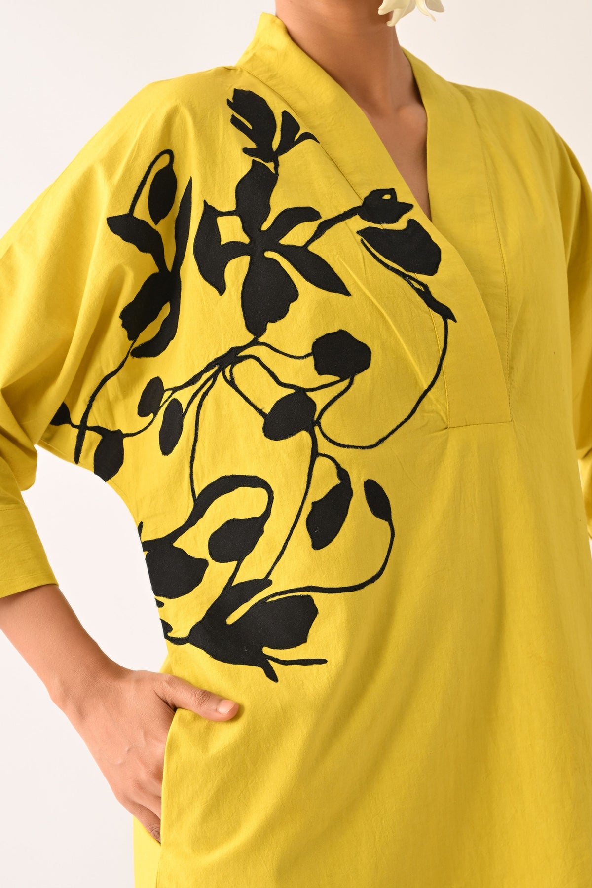 Mono Citrus Sicily Applique Dress