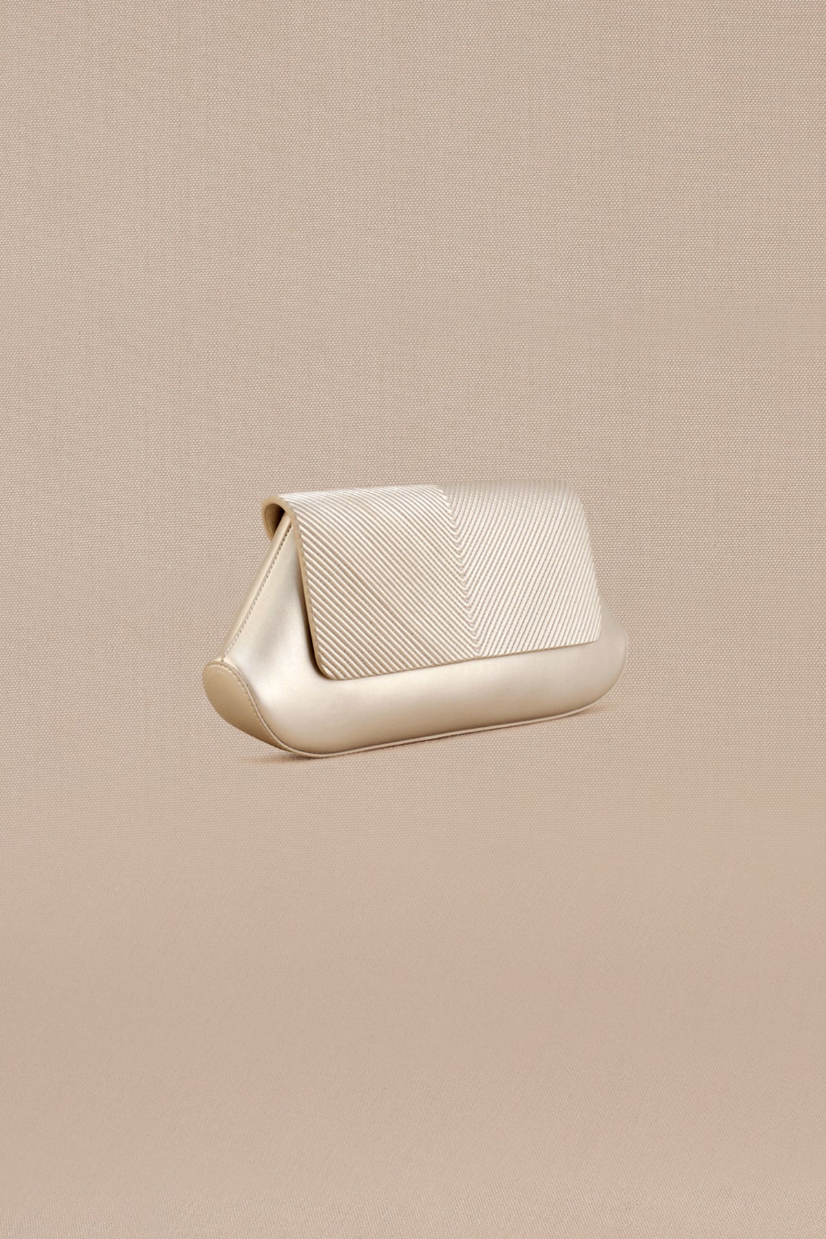 Azra Clutch