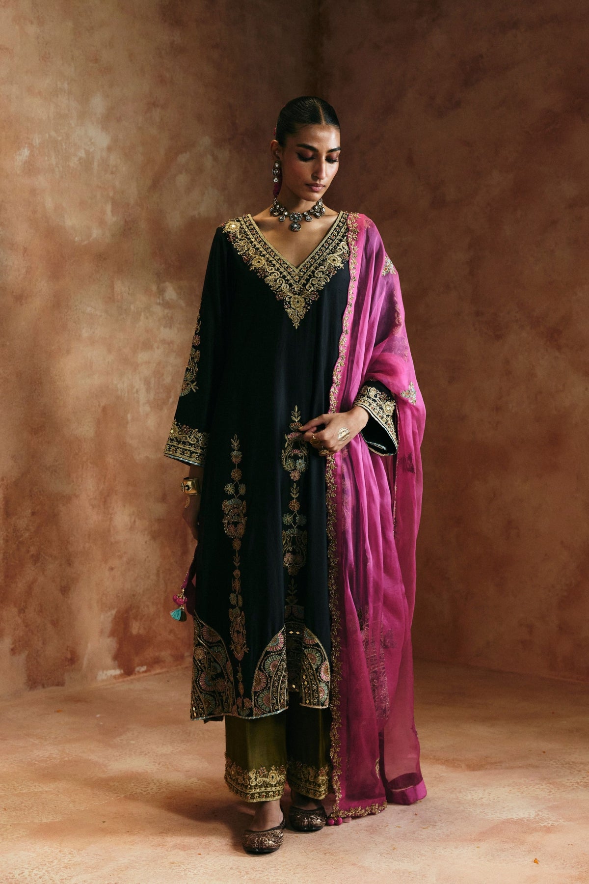 Zardozi Sindh Back Kurta Set