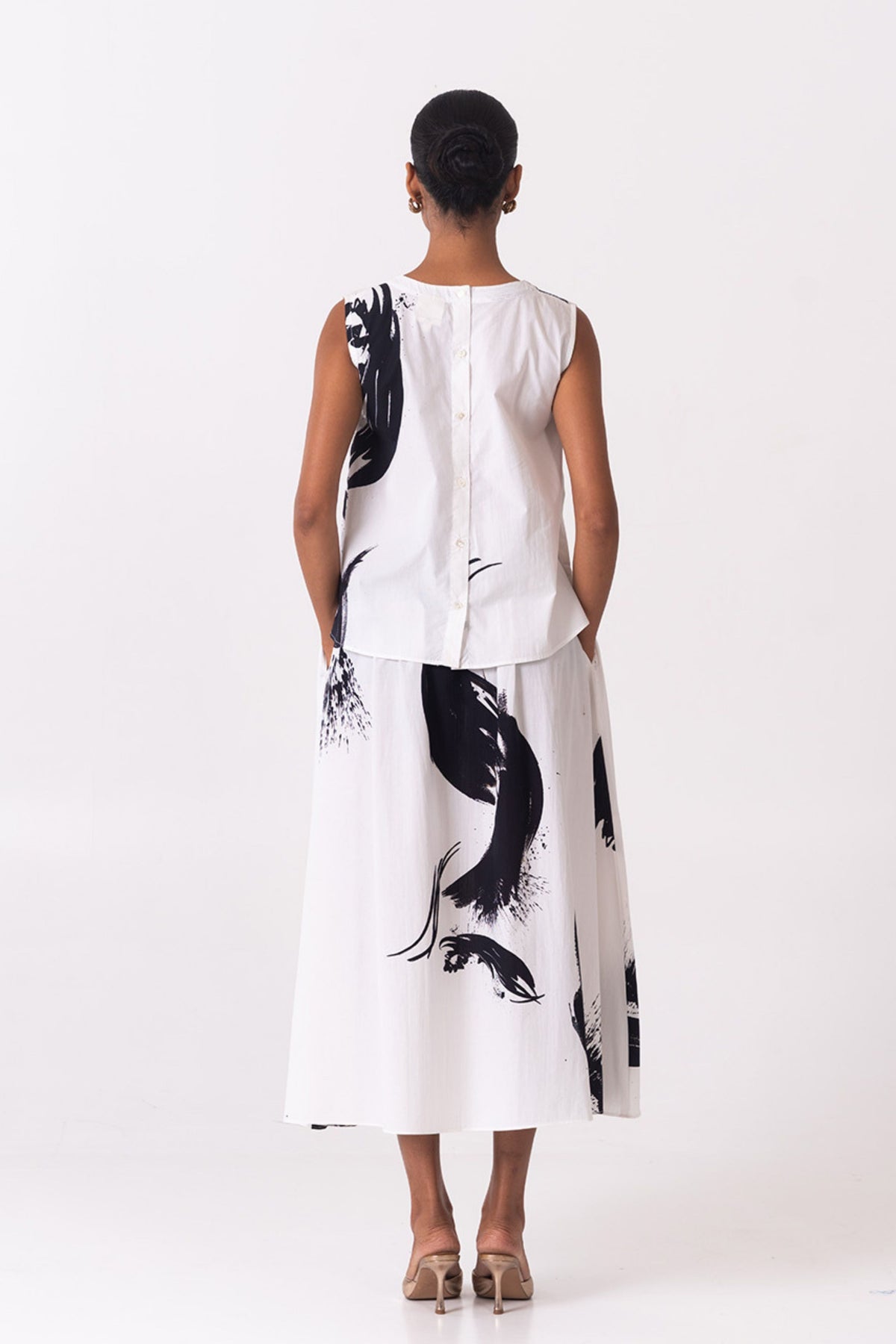 Fluid White Black Skirt