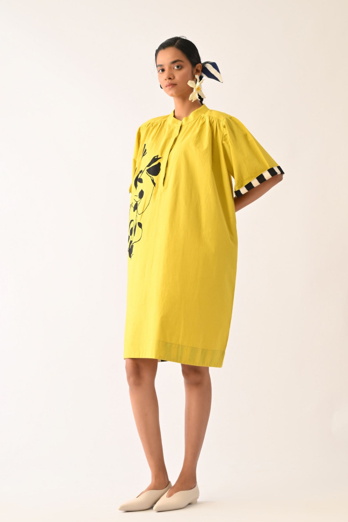 Mono Citrus Beach Applique Dress