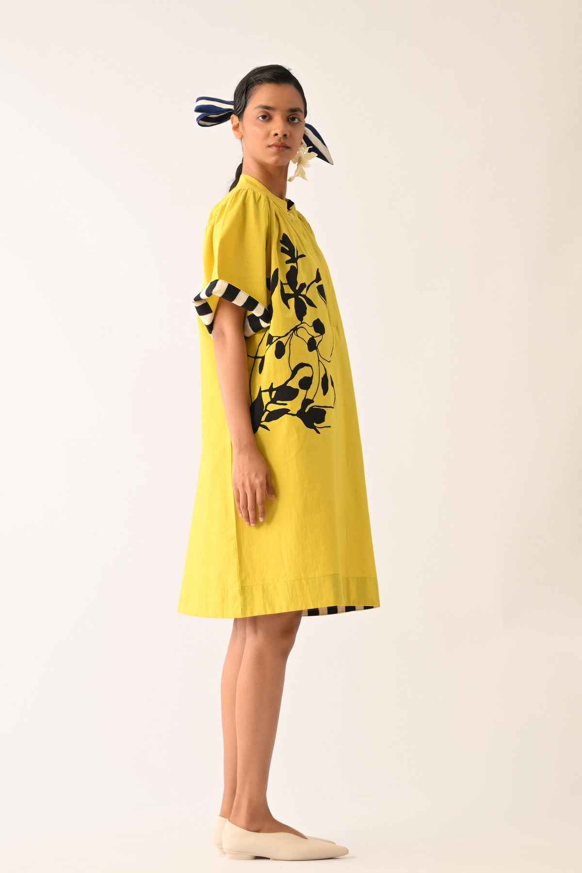 Mono Citrus Beach Applique Dress