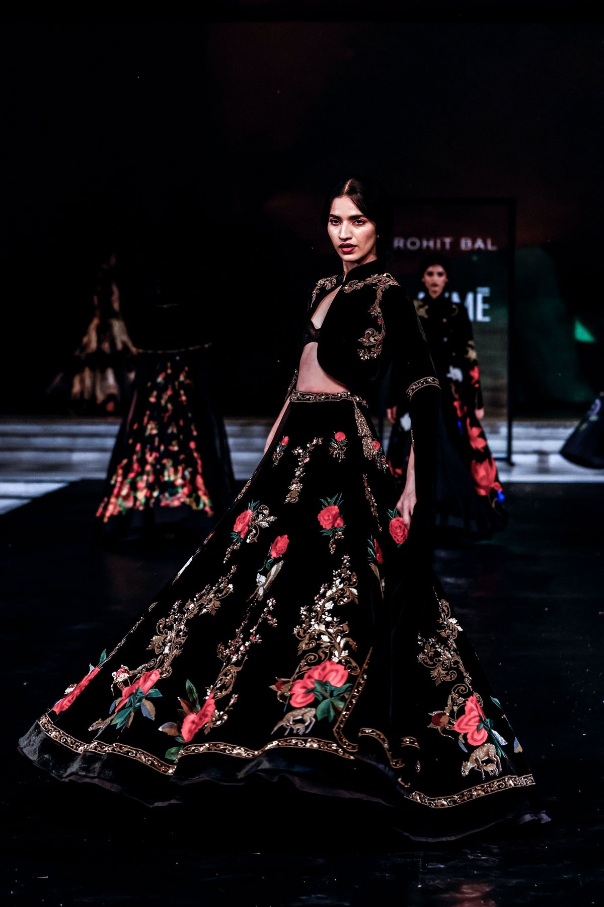 Velvet Embroidered Short Jacket Set