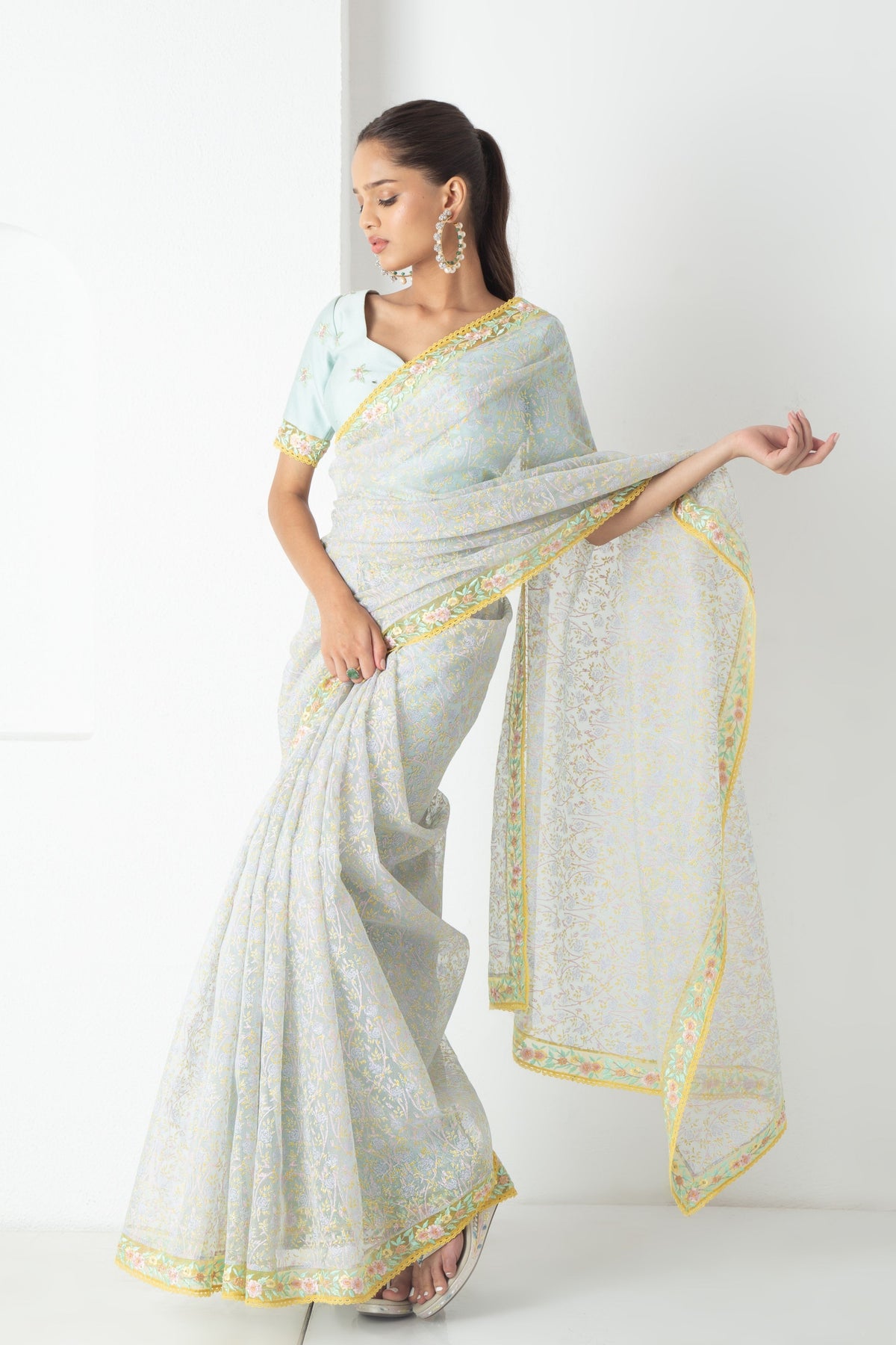 Izel Saree With Blouse