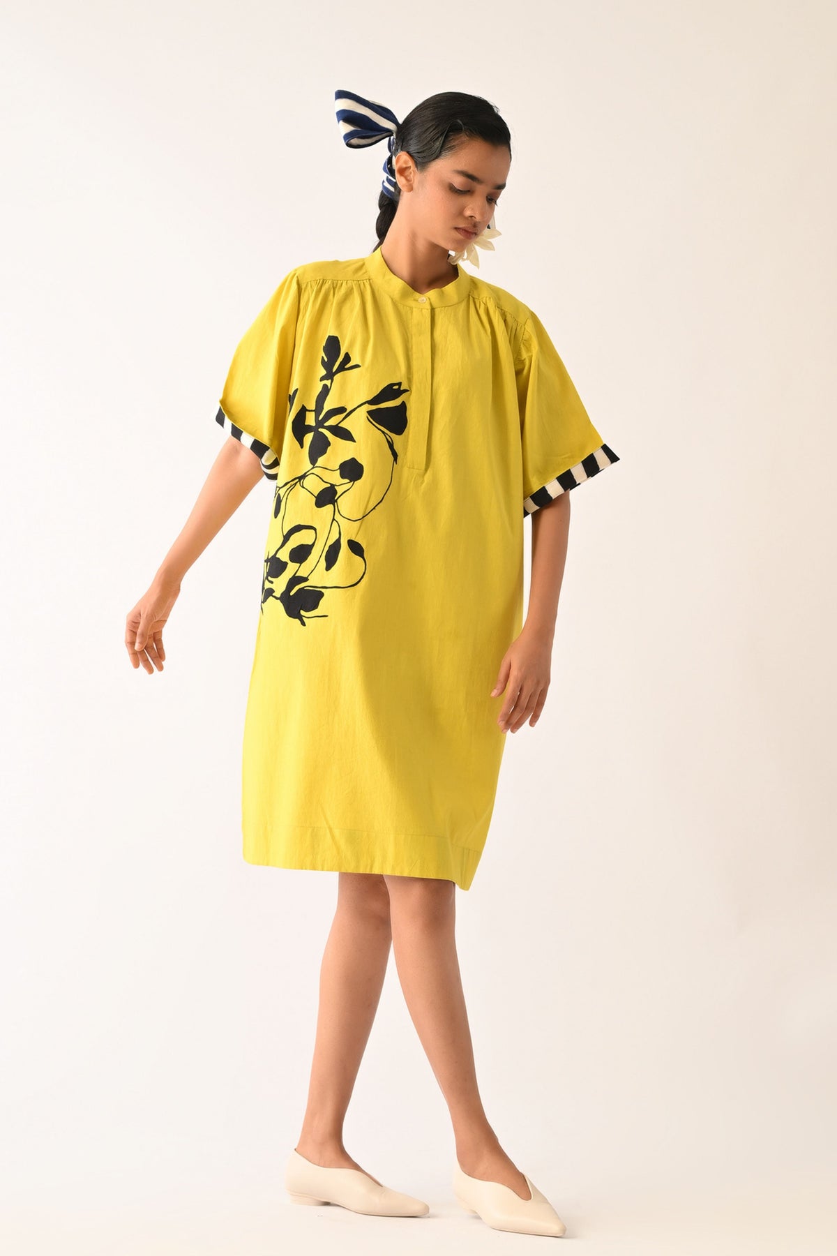 Mono Citrus Beach Applique Dress