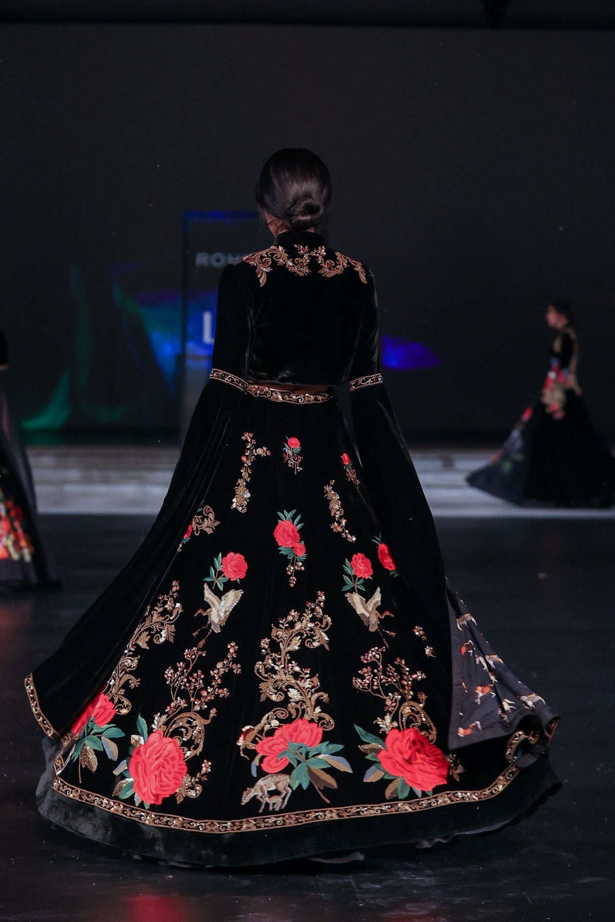 Velvet Embroidered Short Jacket Set