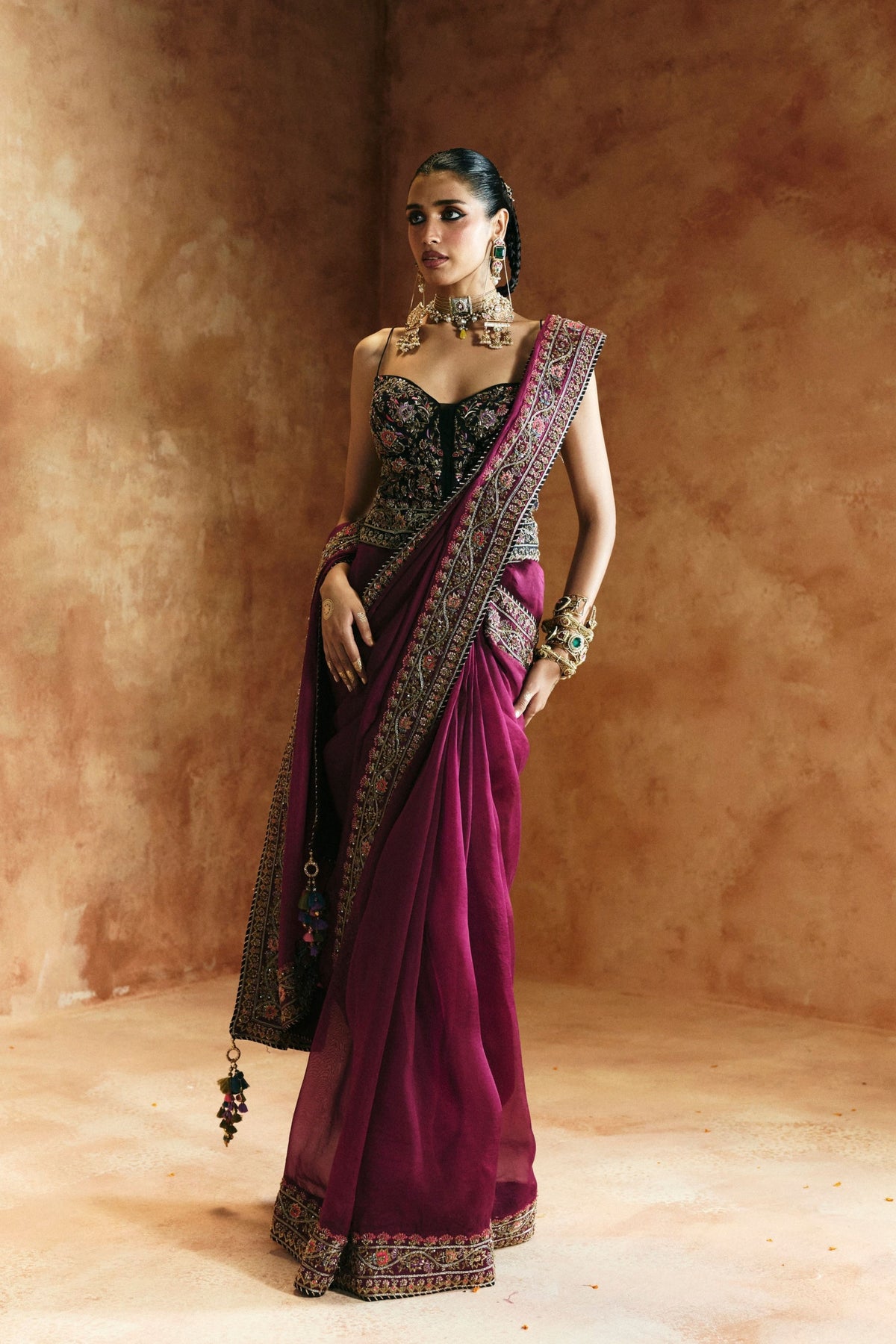 Zardozi Back Sindh Saree Set