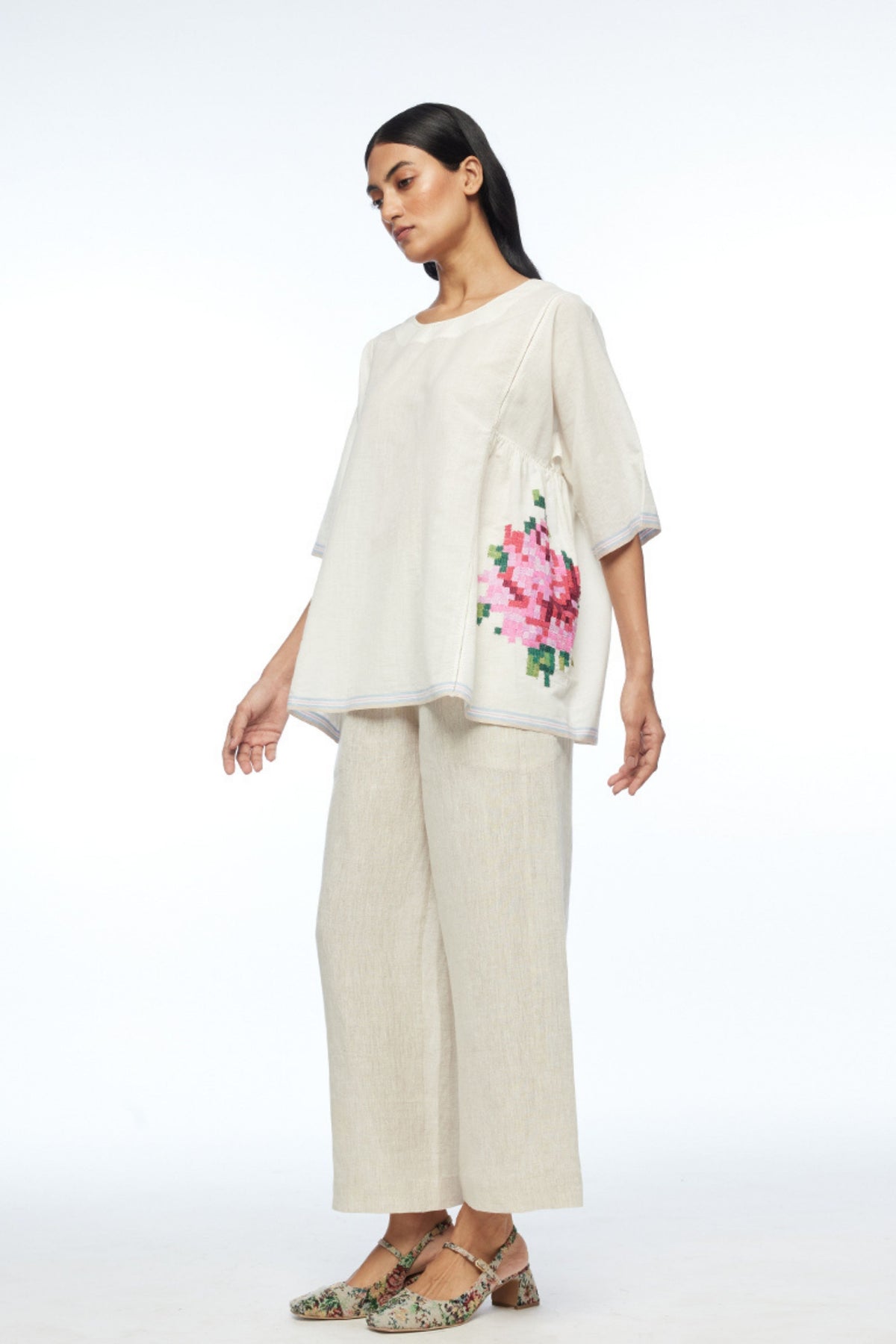 Carolinae Round Neck Top