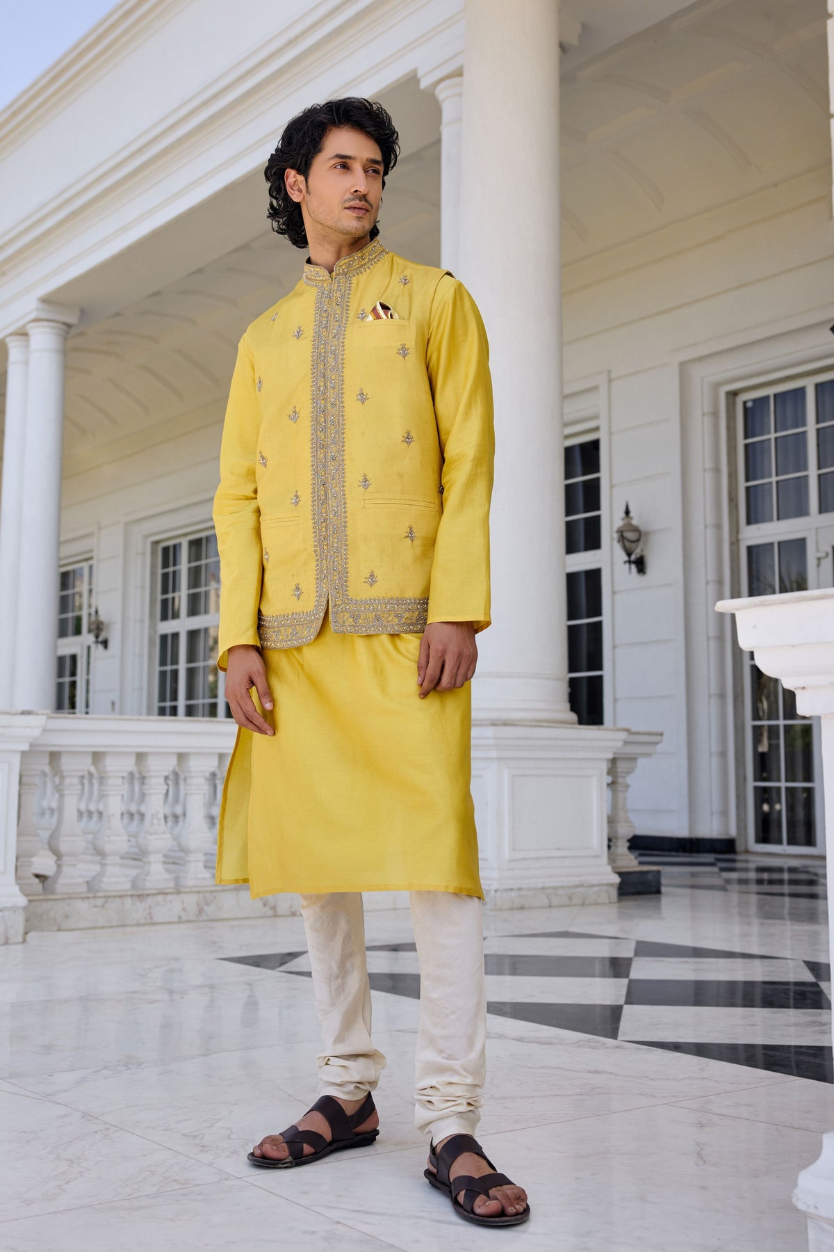 Zunaid Thread Work Bandi Set