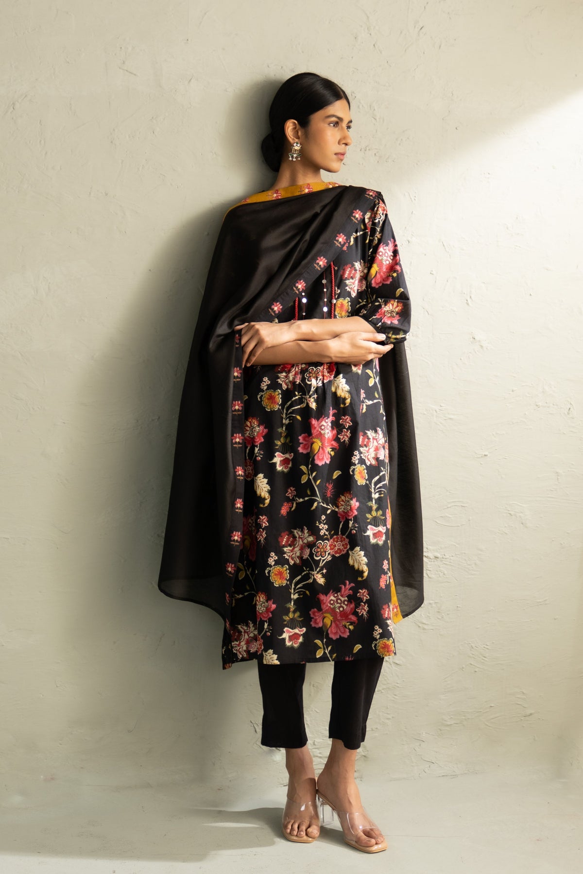 Black Phool Dori Kurta Set
