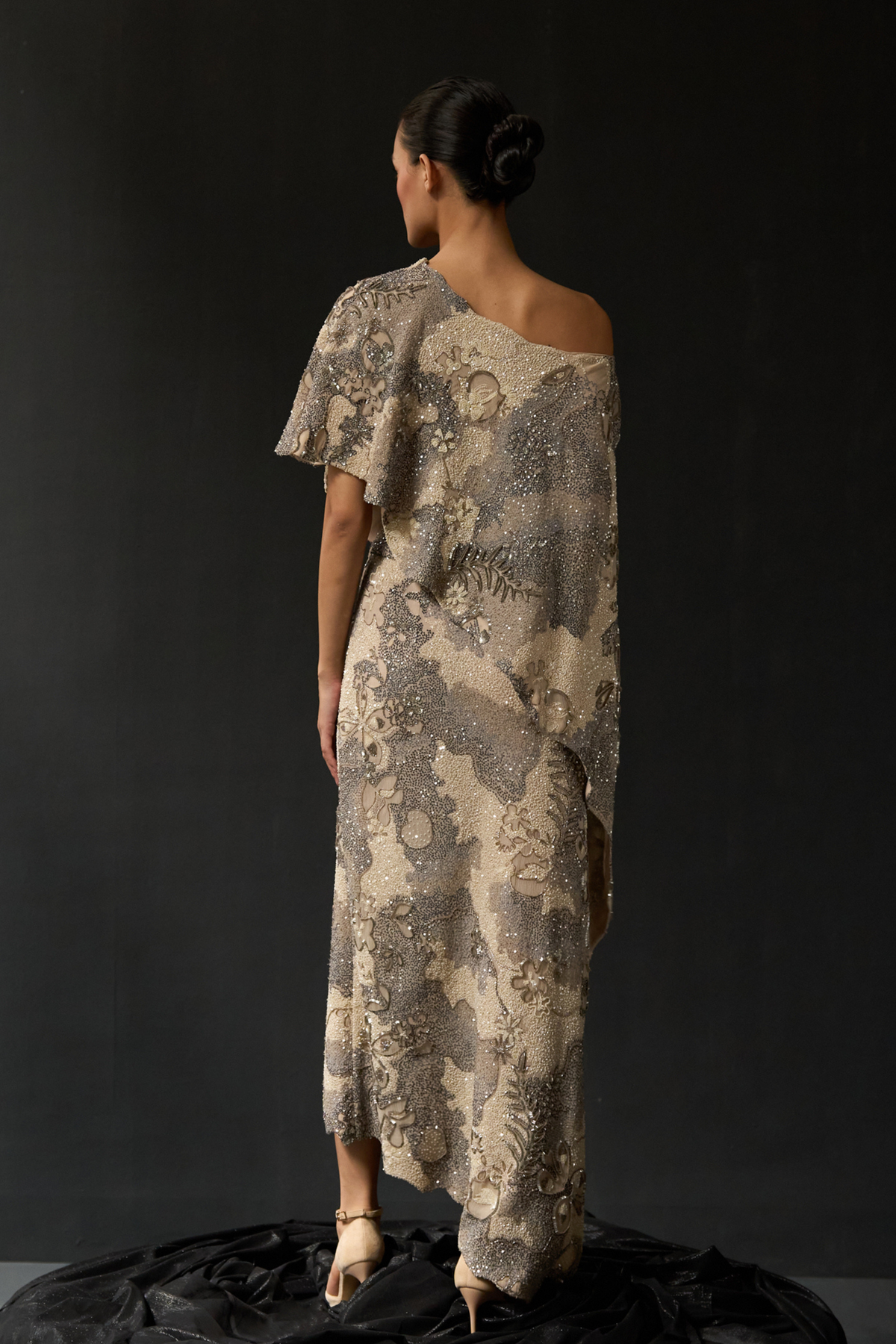 Nude Dot Botanical Cape Set