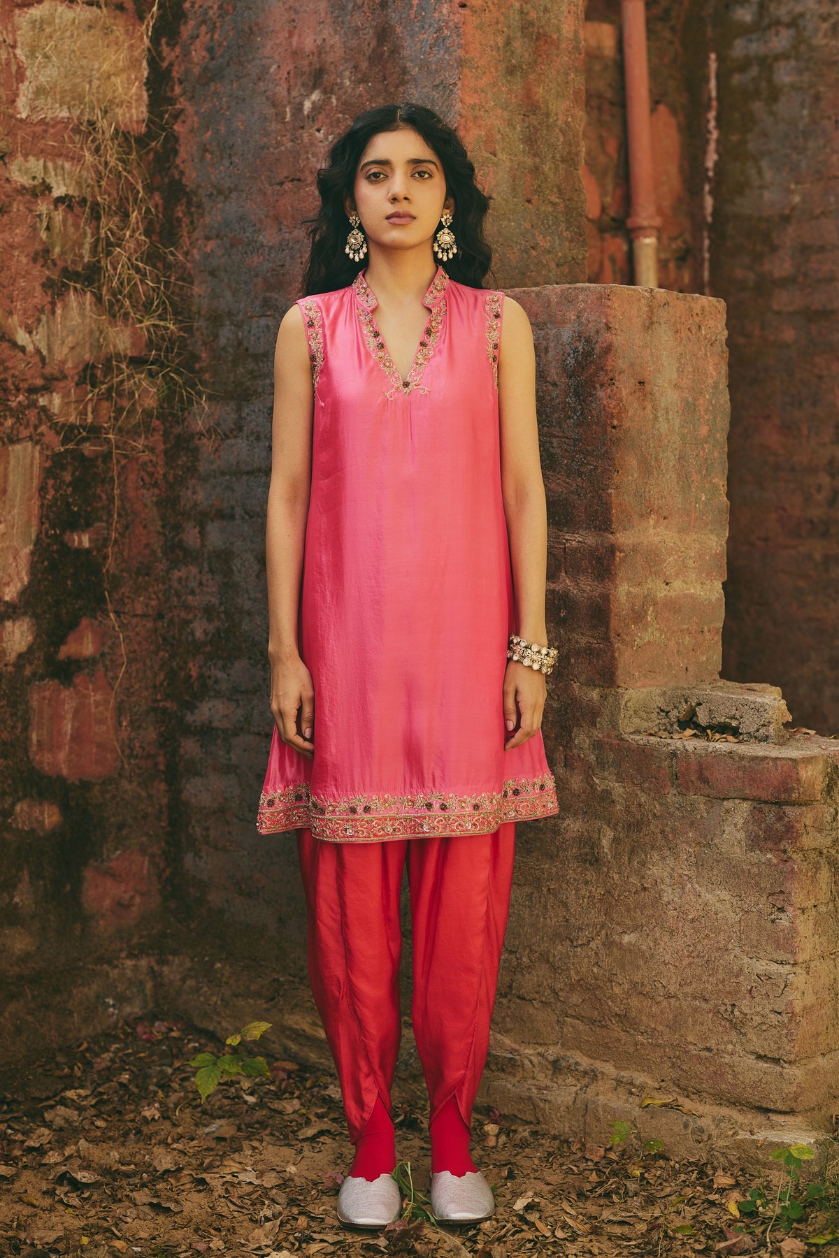 Noorpari Surkh Kurta Set