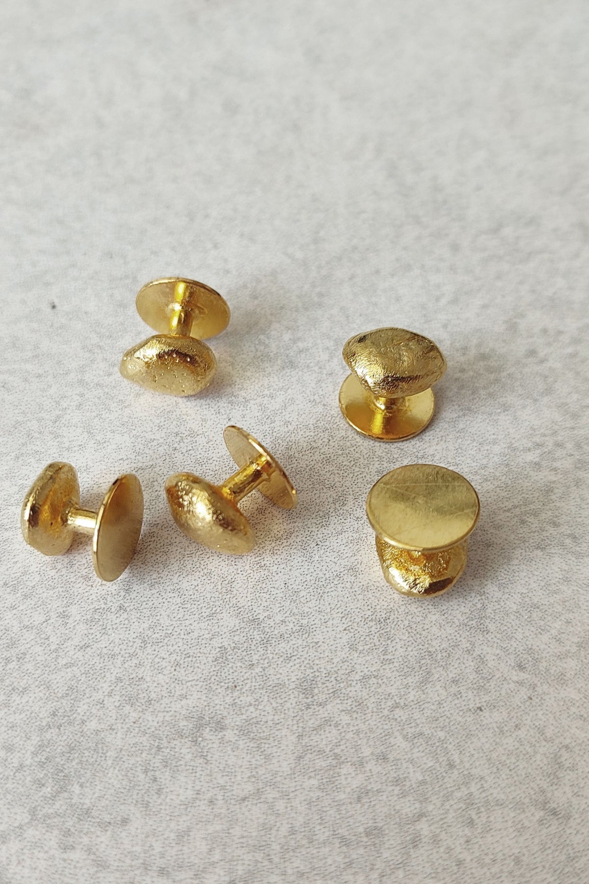 Iris Golden Buttons