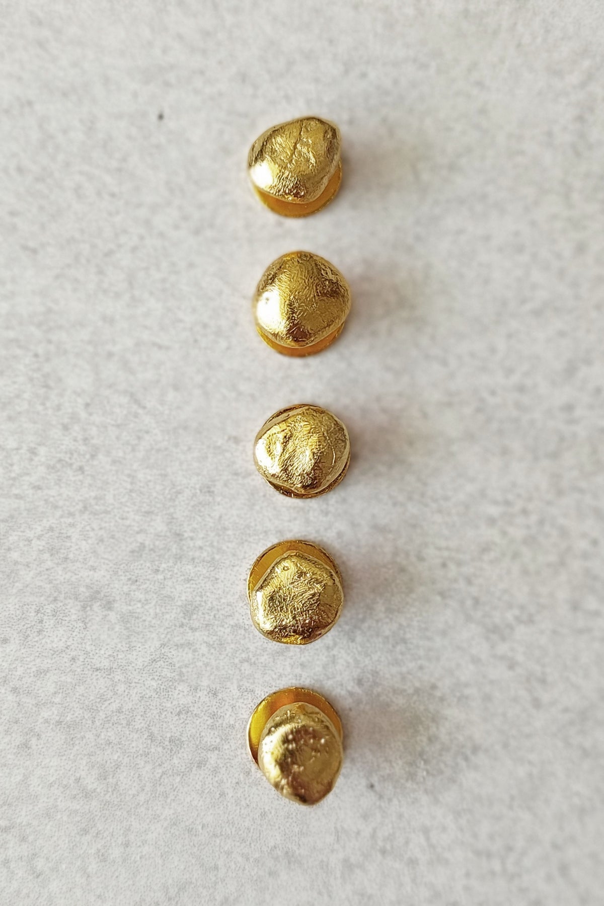 Iris Golden Buttons