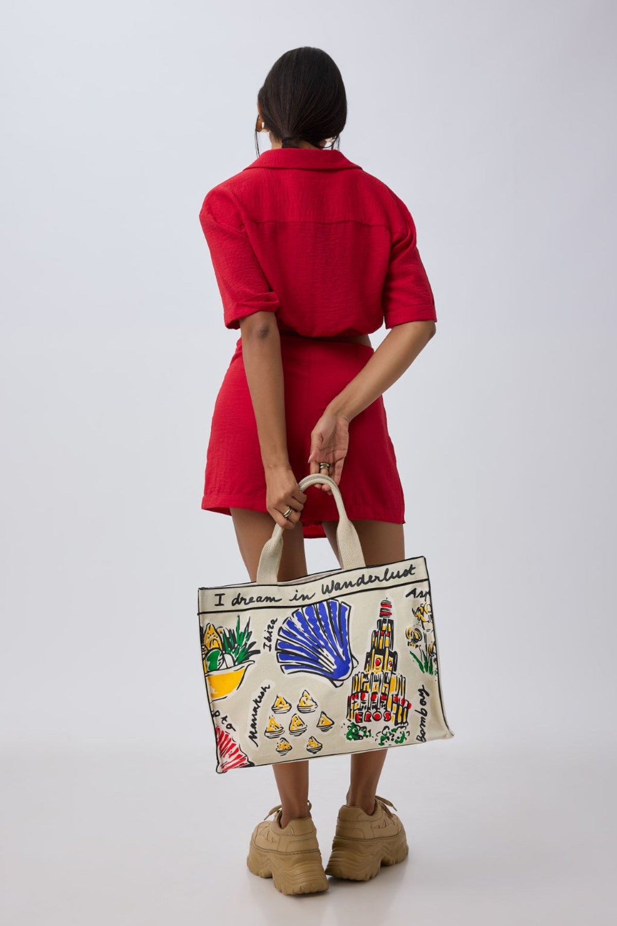 The Wanderlust in Pearl Bag