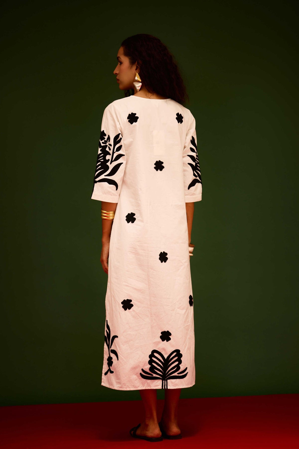 Black Tulip Ivory Dress