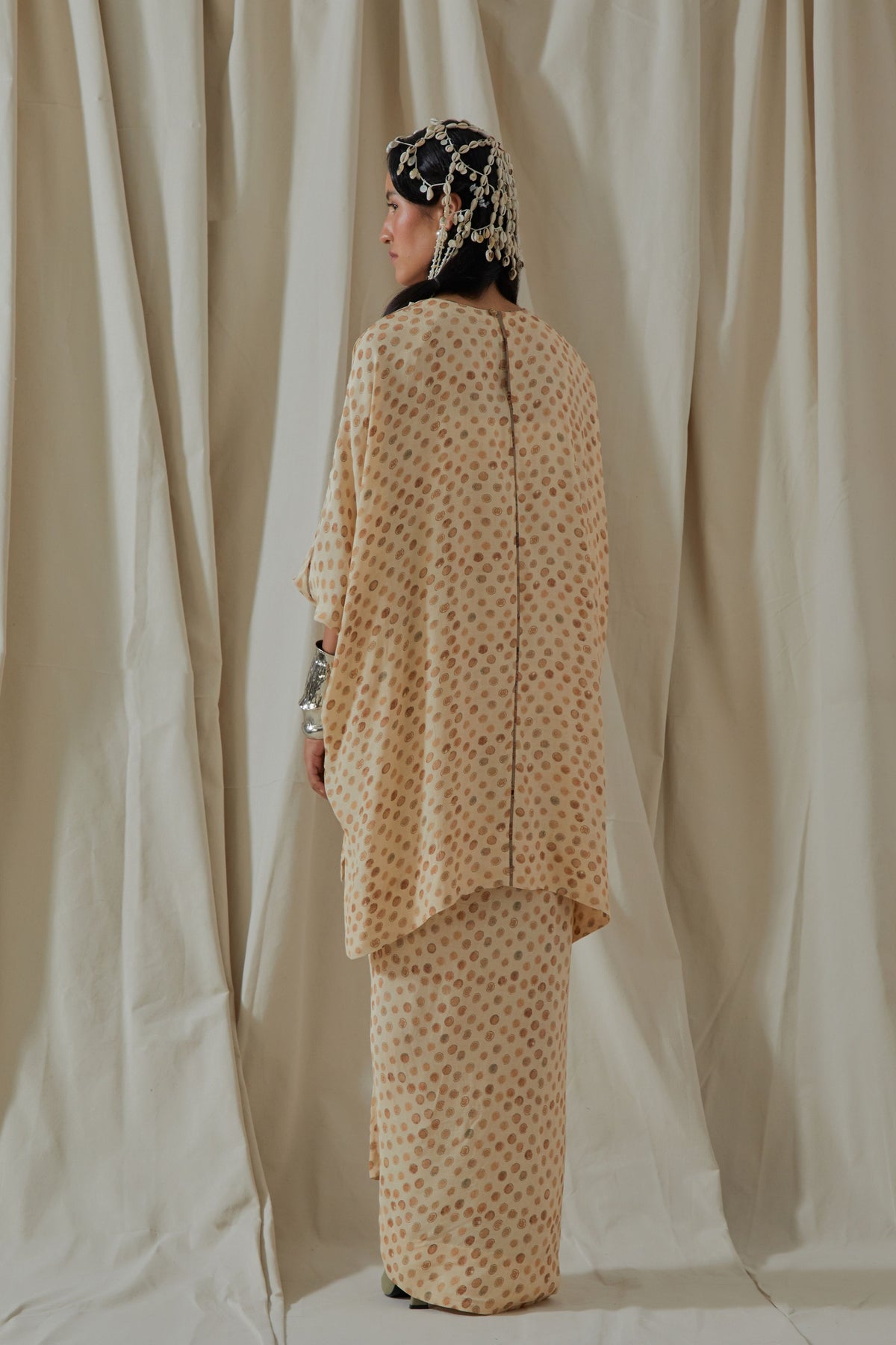 Kuru Ecru Trapeze Kurta Set