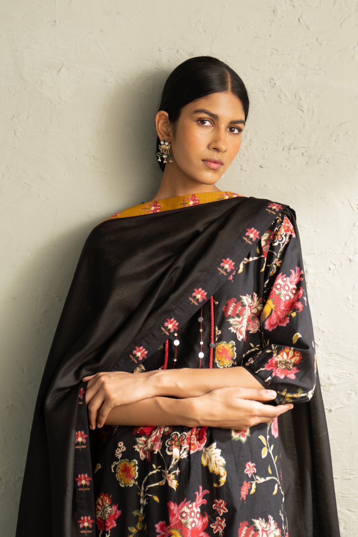 Black Phool Dori Kurta Set