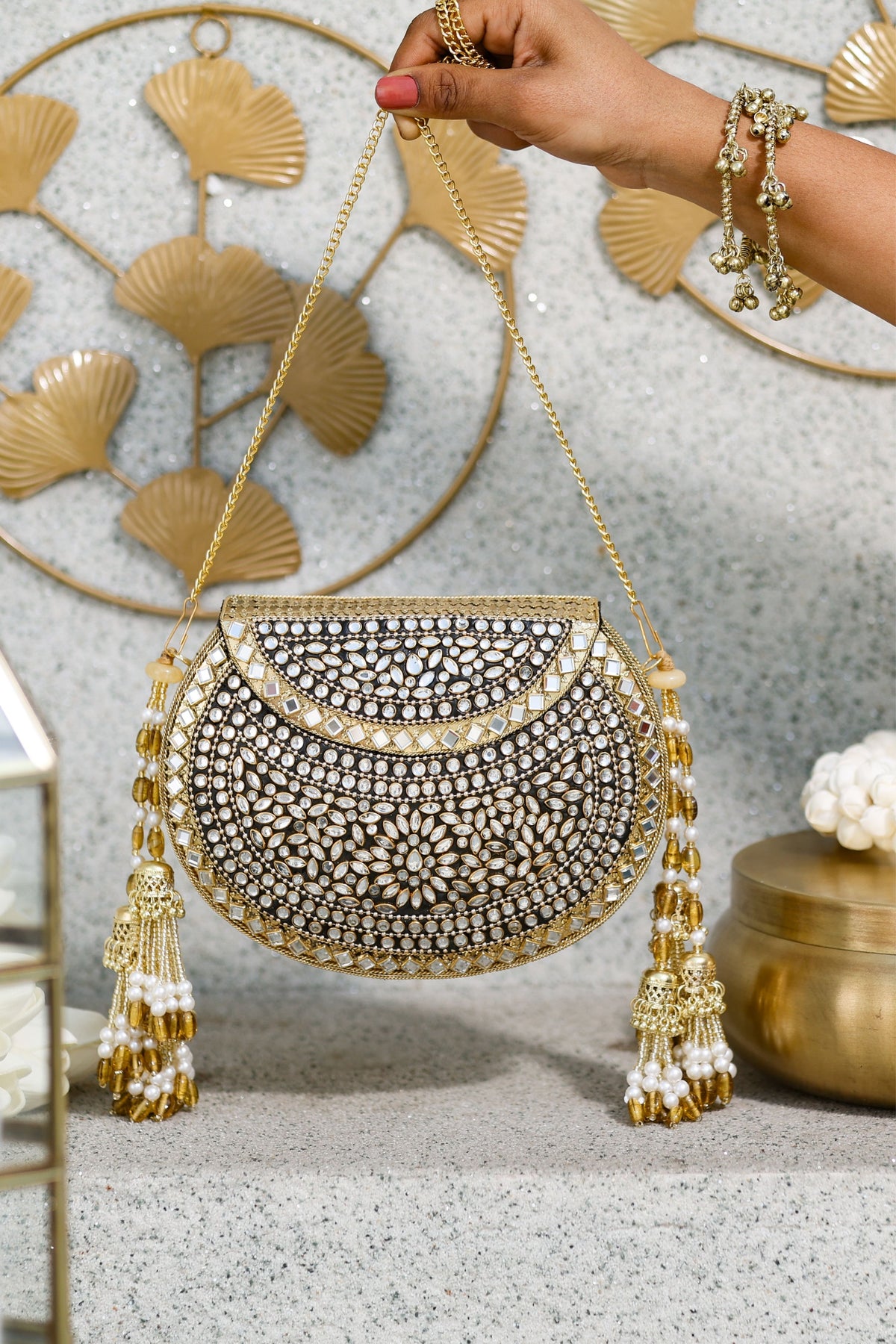 Iraanshi Metal Clutch