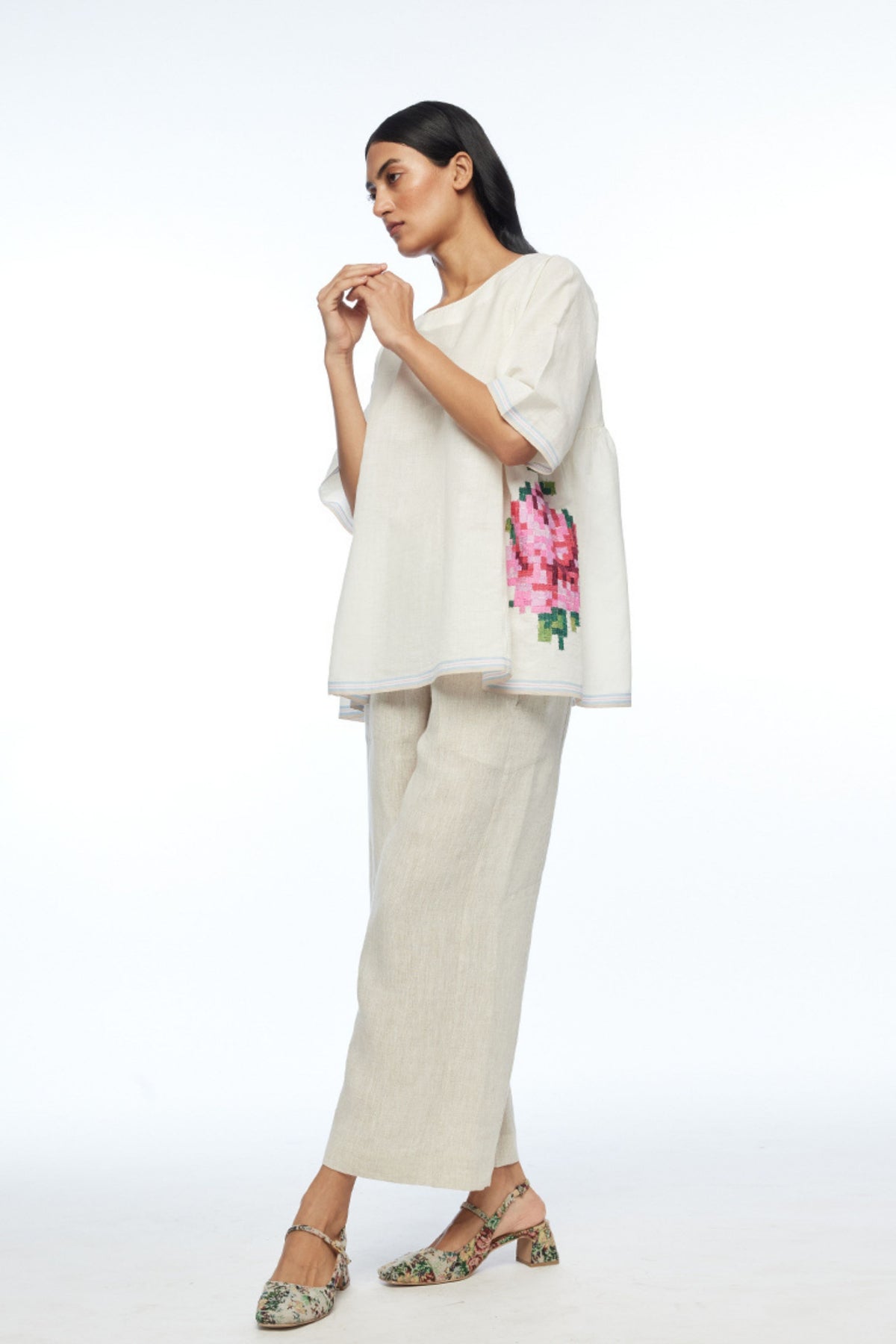 Carolinae Round Neck Top