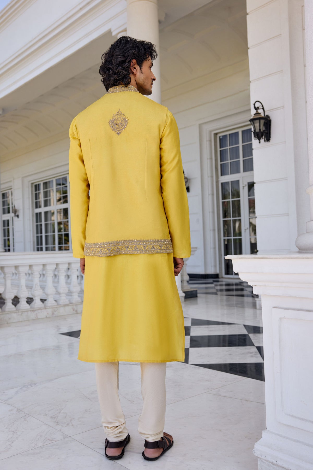 Zunaid Thread Work Bandi Set