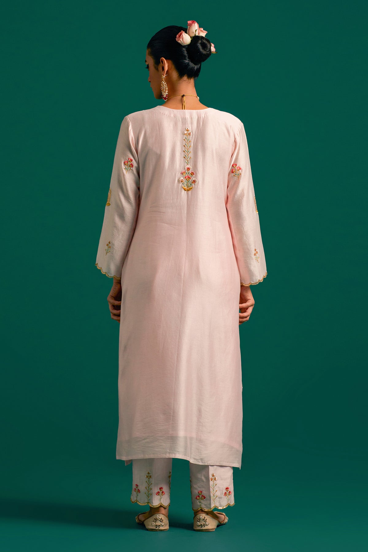 Pink V Neck Silk Chanderi Kurta Set With Green Dupatta