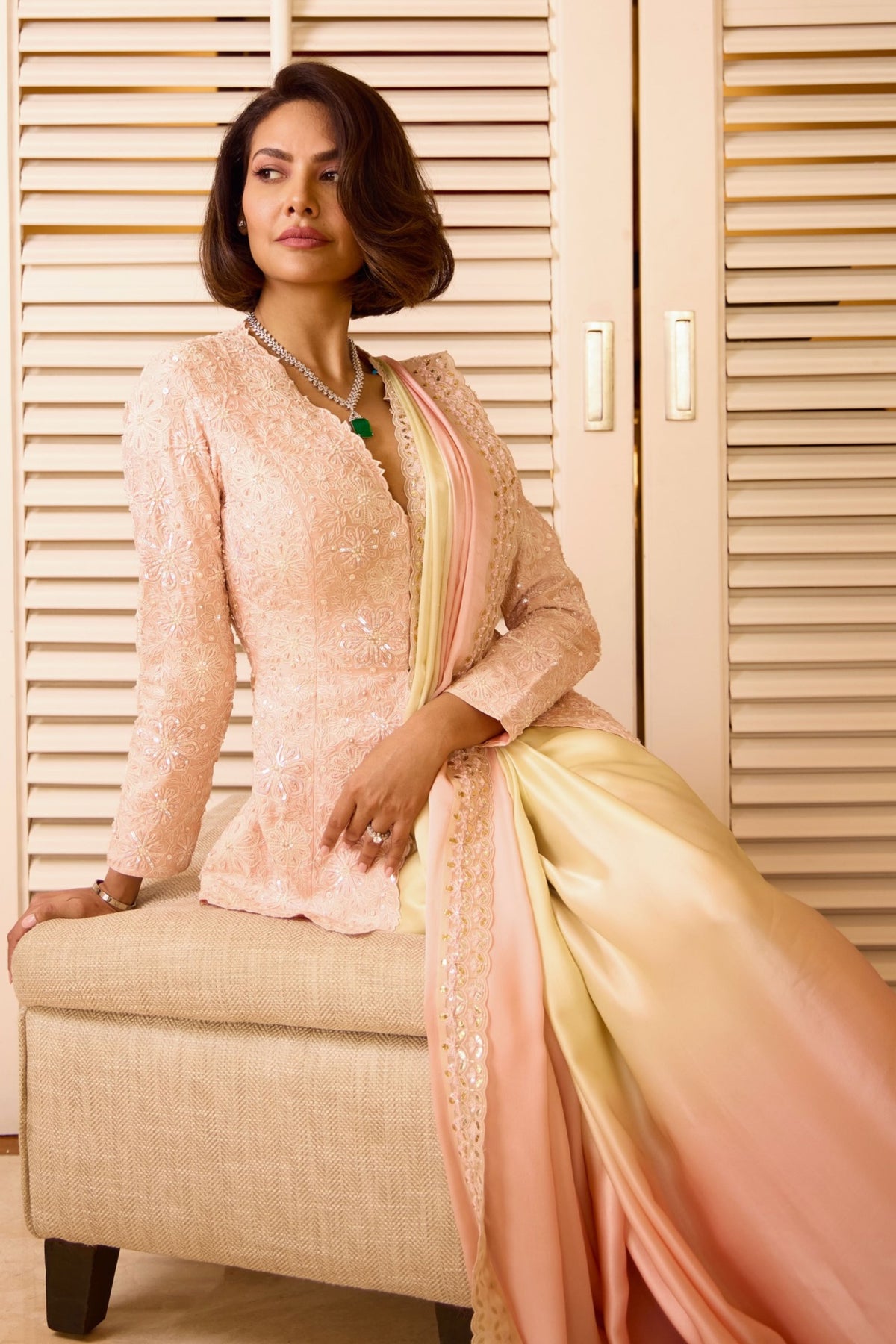 Esha Gupta in Mad Zin