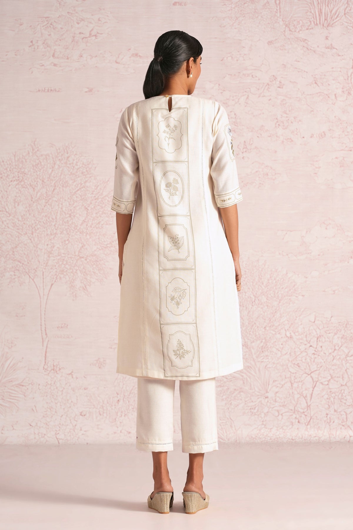 Aria Off White Kurta Set