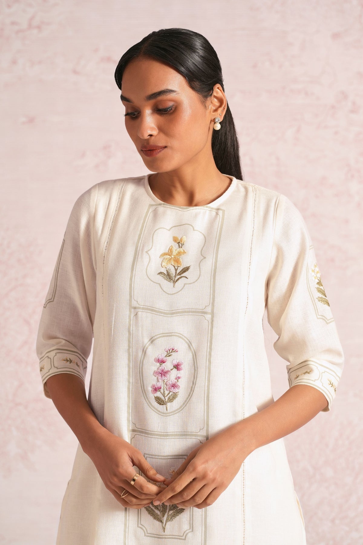 Aria Off White Kurta & Pants