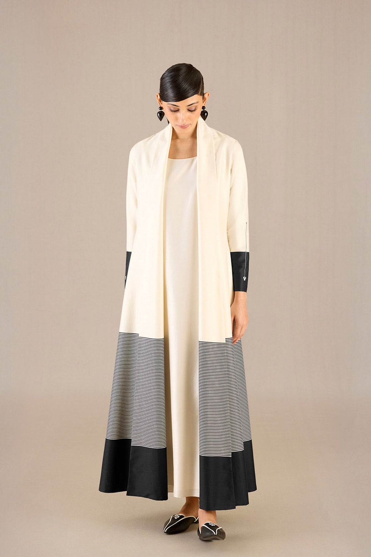 Nakhat Ivory Black Abaya Set