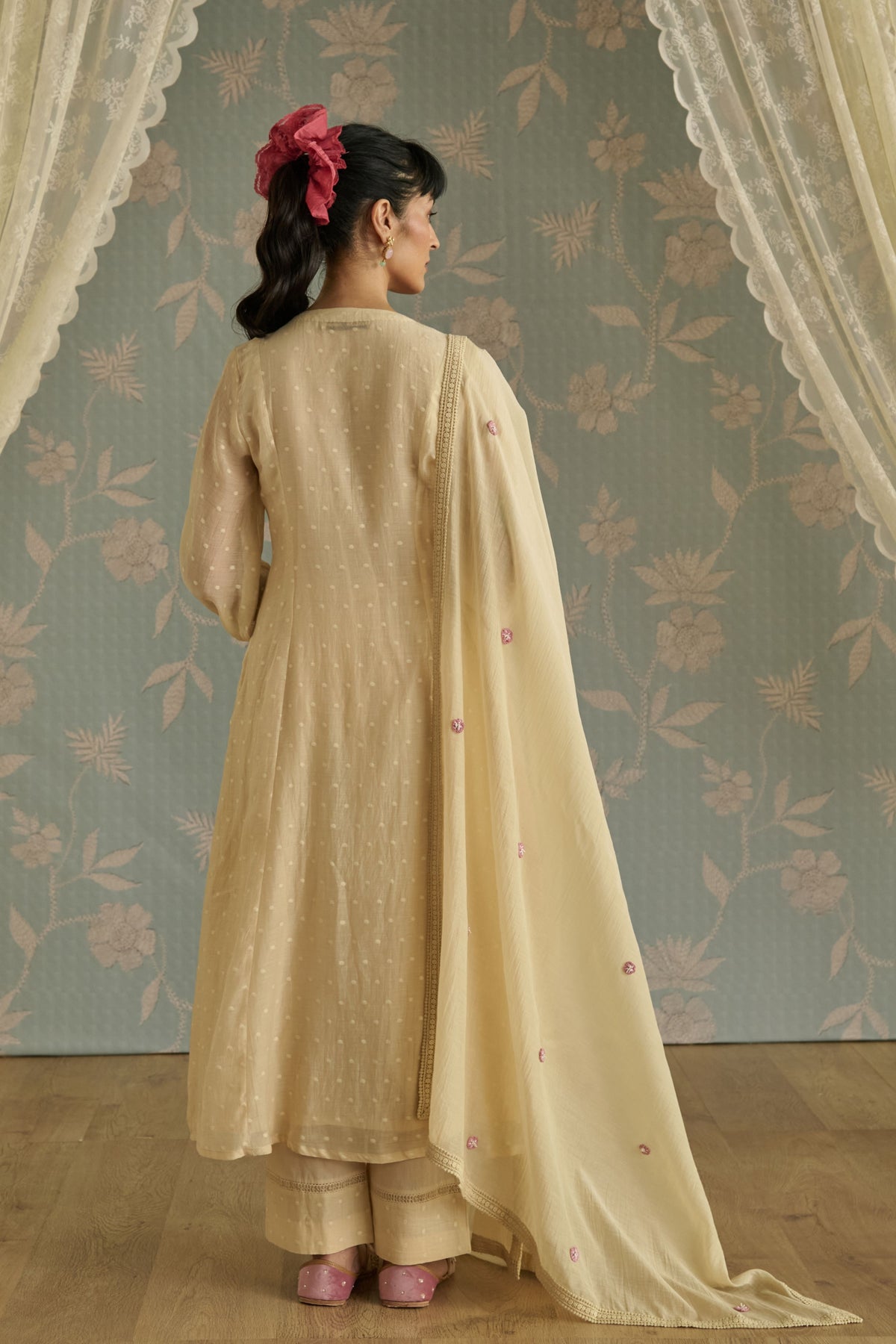 Ivory Zella Kurta Set