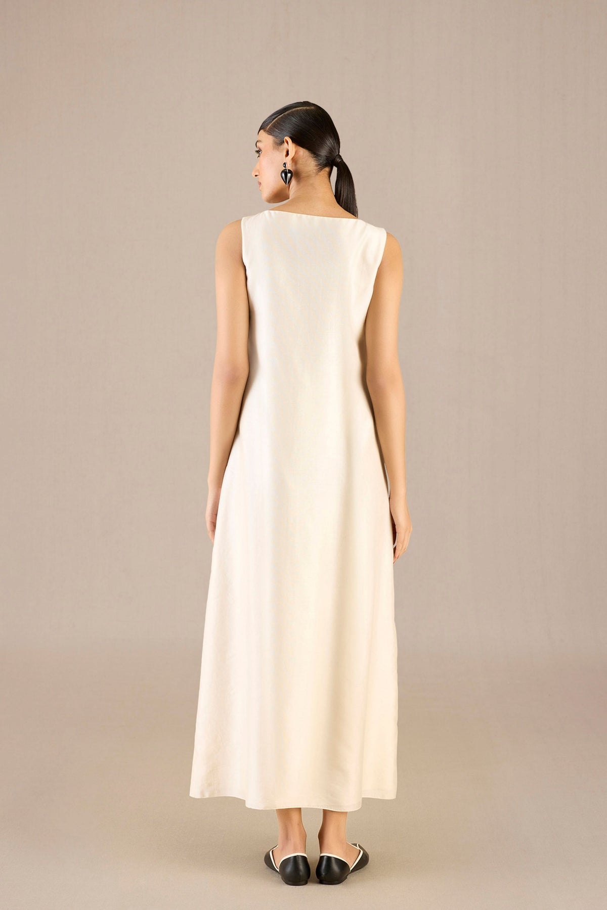 Nakhat Ivory Black Abaya Set