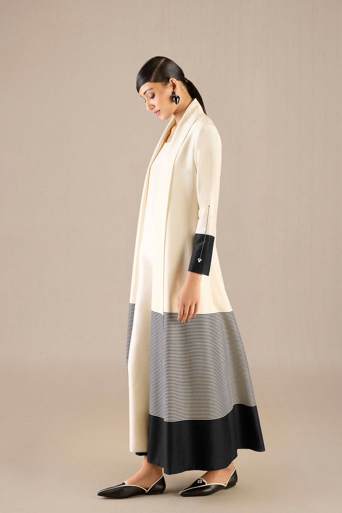 Nakhat Ivory Black Abaya Set