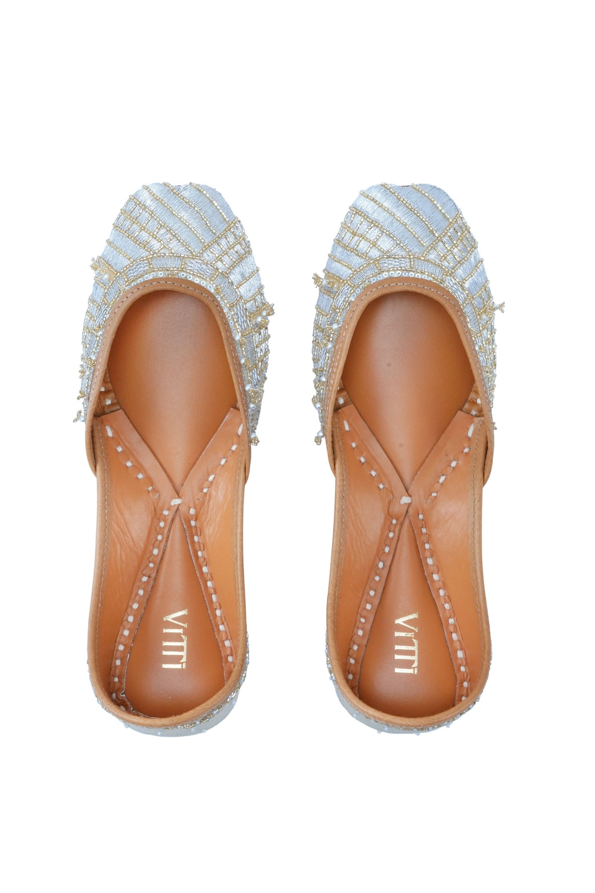 Doze of Zari Juttis