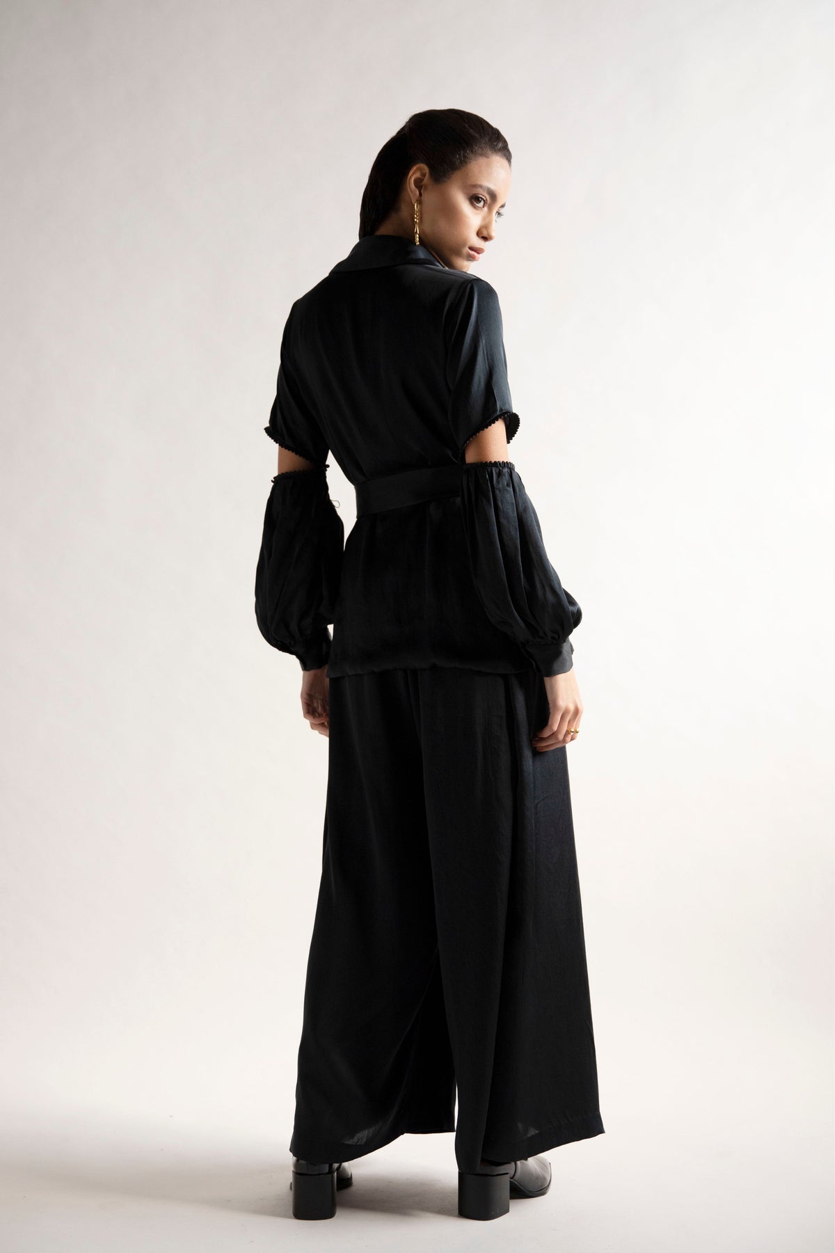 Signature Black Coordinate Set