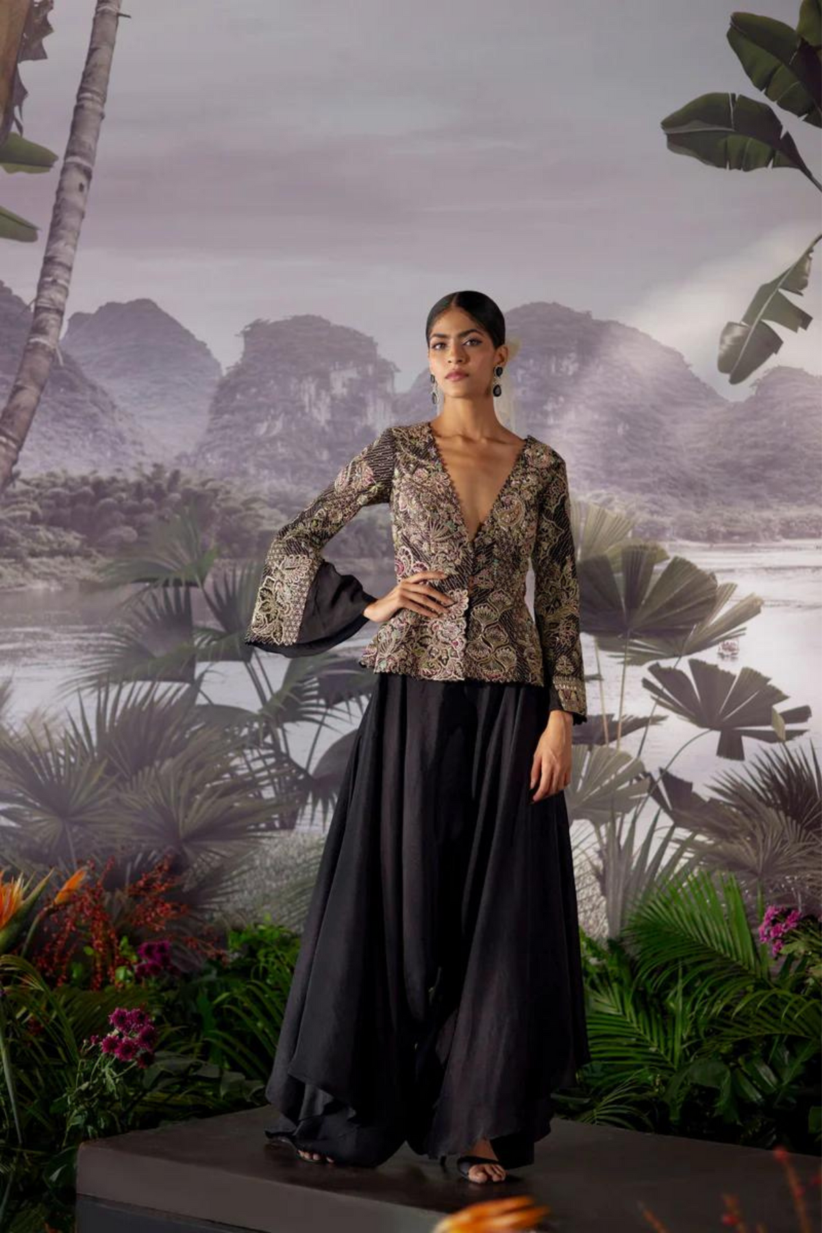 Yai Black Jacket Set