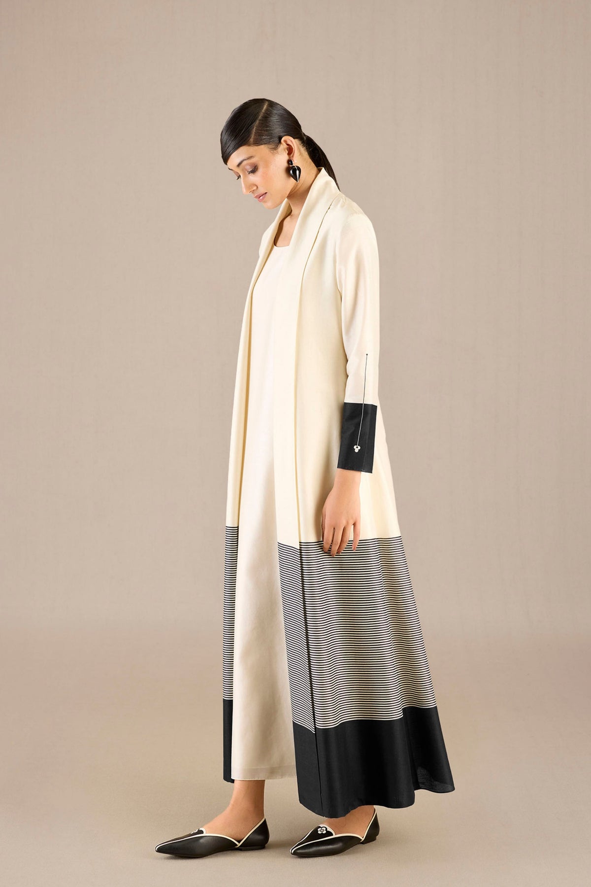 Nakhat Ivory Black Abaya Set