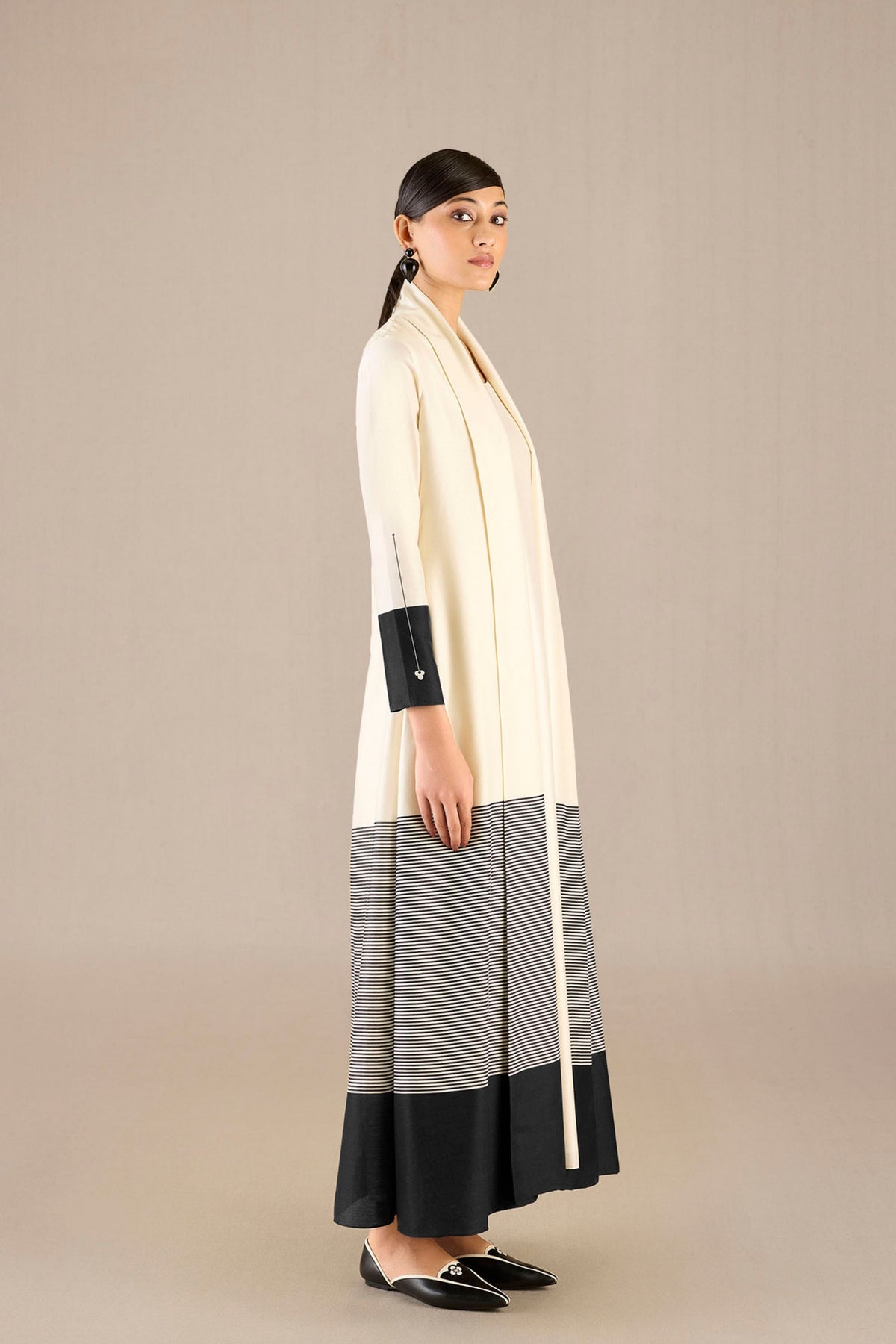 Nakhat Ivory Black Abaya Set