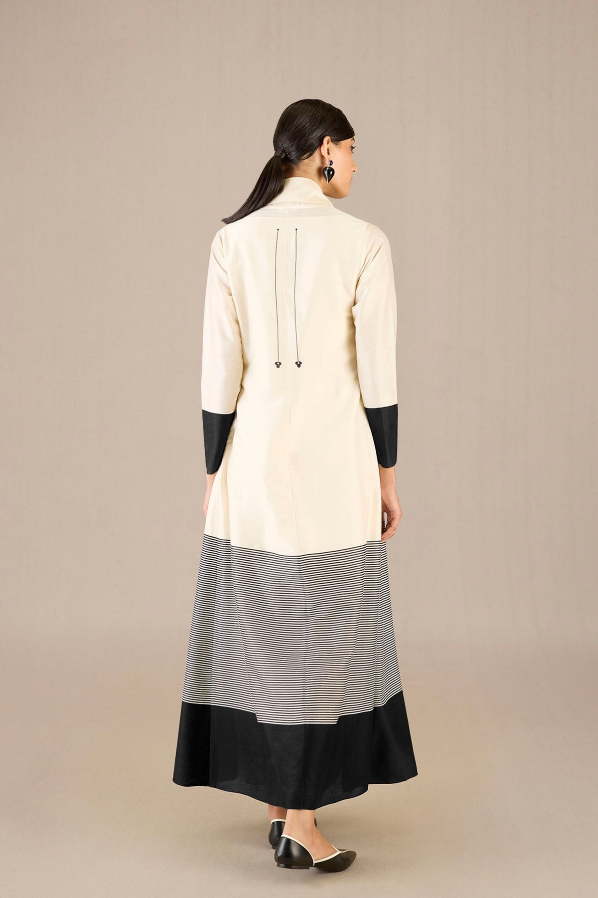 Nakhat Ivory Black Abaya Set